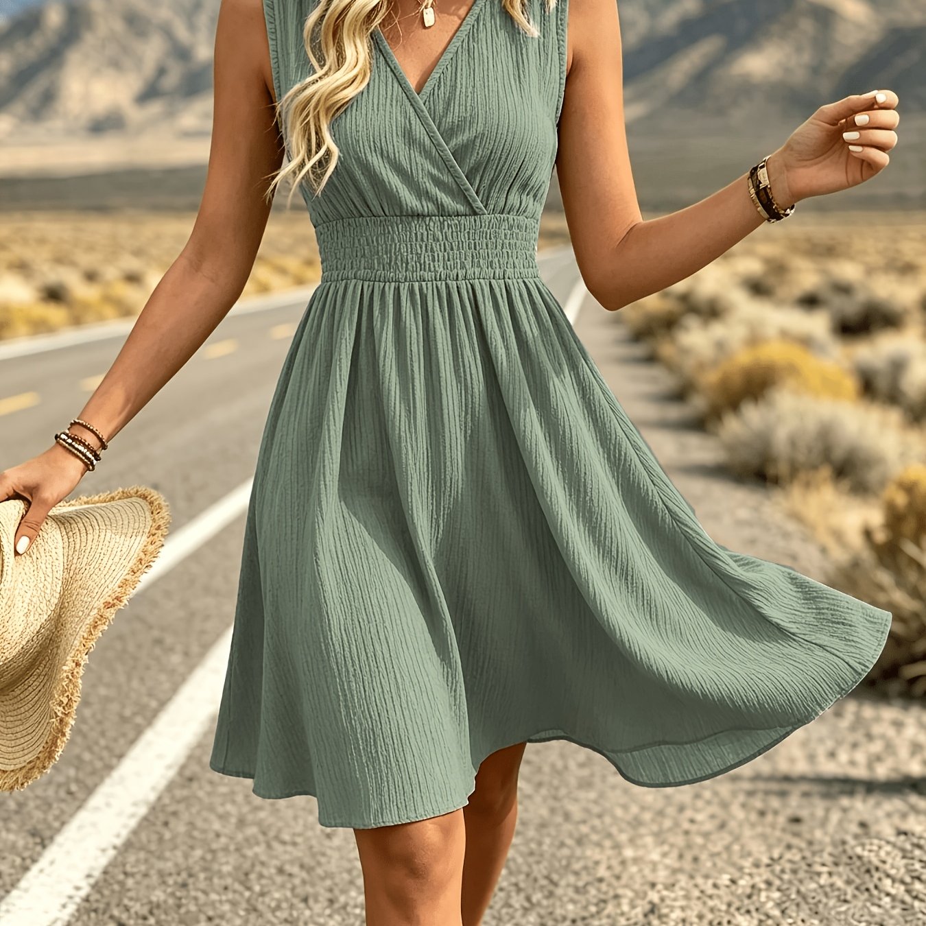 Image of Women's /summer Fashionable Vacation- V-neck Waist-cinching Dress