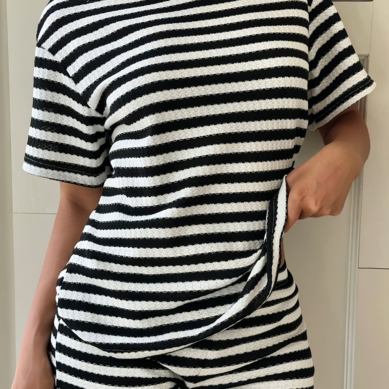 TEMU Spring/summer Women's Casual Outing Fashion Simple Striped Shorts T-shirt Two-piece Set