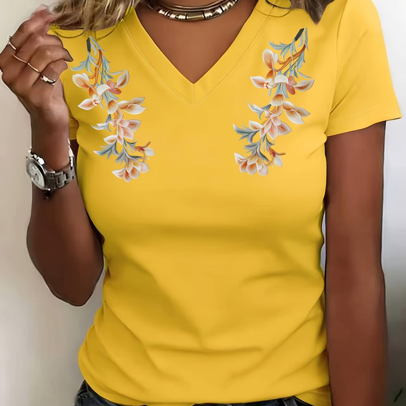 TEMU Printed Design â Not Textured Women's Casual V-neck T-shirt, Short Sleeve Pullover Style, Skin-friendly And Non-irritating Daily Loungewear Top