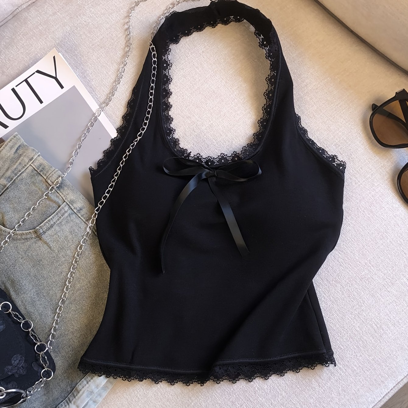 TEMU Women's Sexy Lace-trimmed Halter Neck Camisole Top With Built-in Chest Pads - Slim Fit Cropped Short Sleeveless Shirt For Spring Summer Fall,