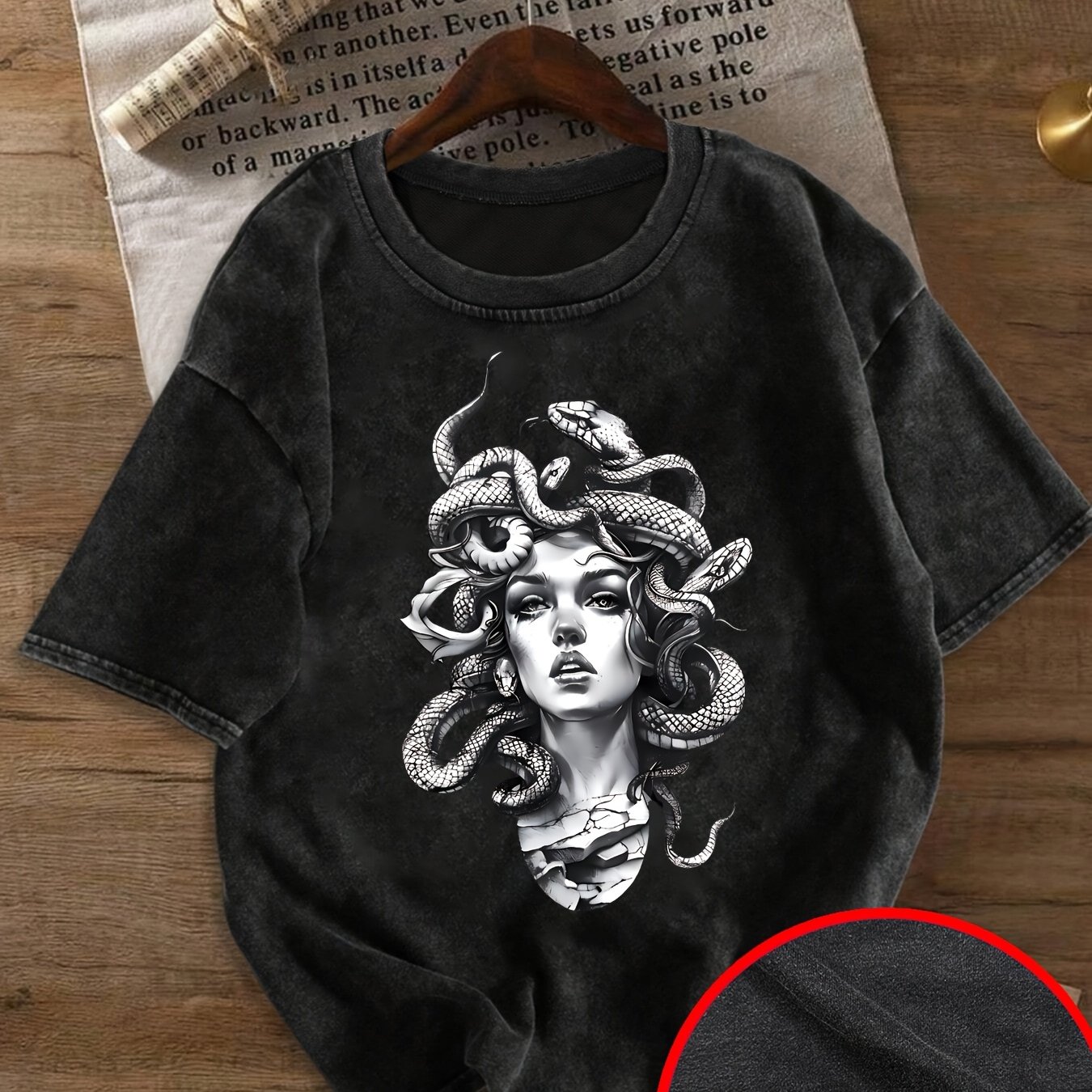 Fashionable Women's Loose Short-sleeve T-shirt With A Round Neck And Printed Design