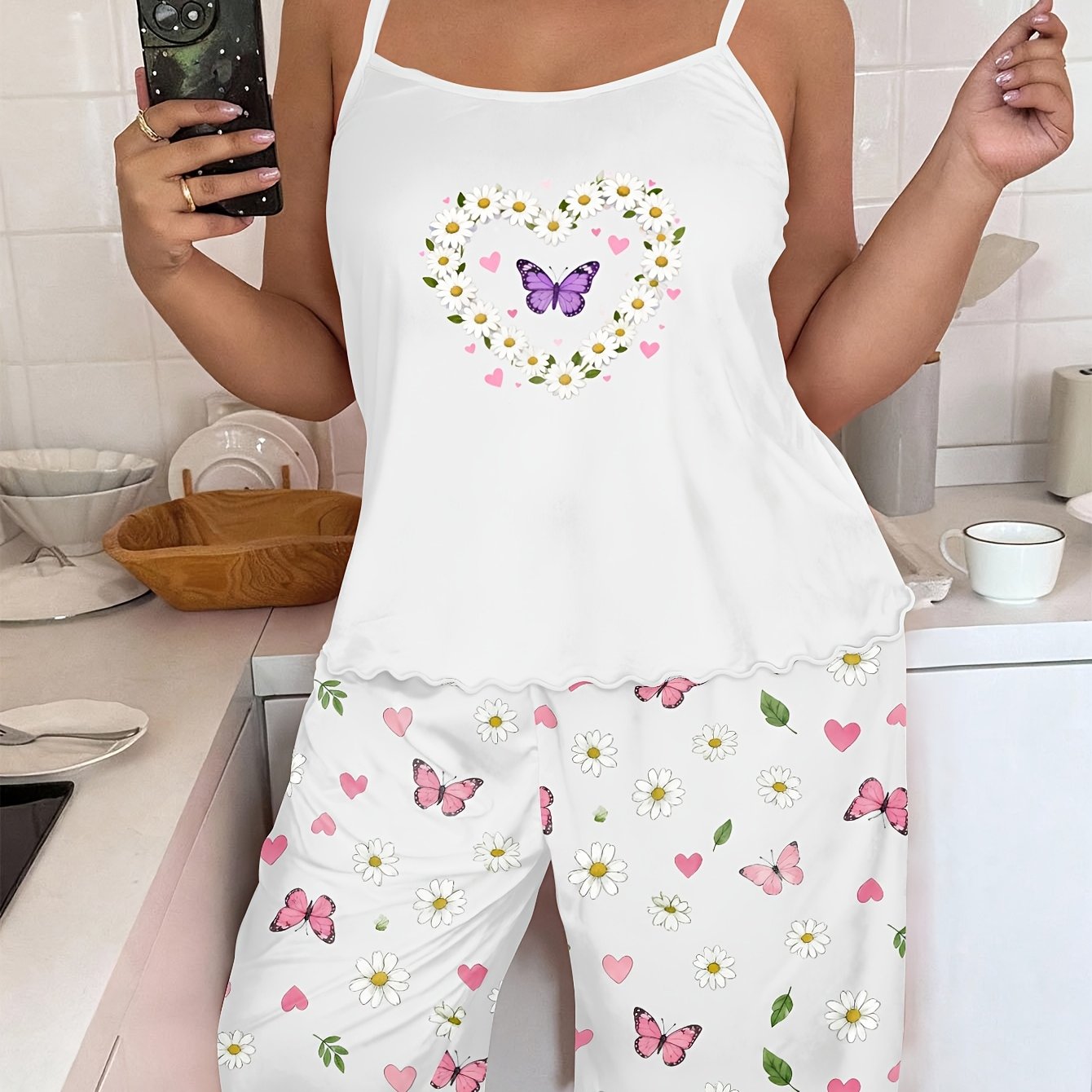 Plus Size Women's Fashionable Casual Sleepwear/loungewear, Soft And Comfortable Blend, And Daisy Print Camisole Top With Rolled Hem & Print Capri Pants With Rolled Hem, 2pcs Plus Size Casual Set