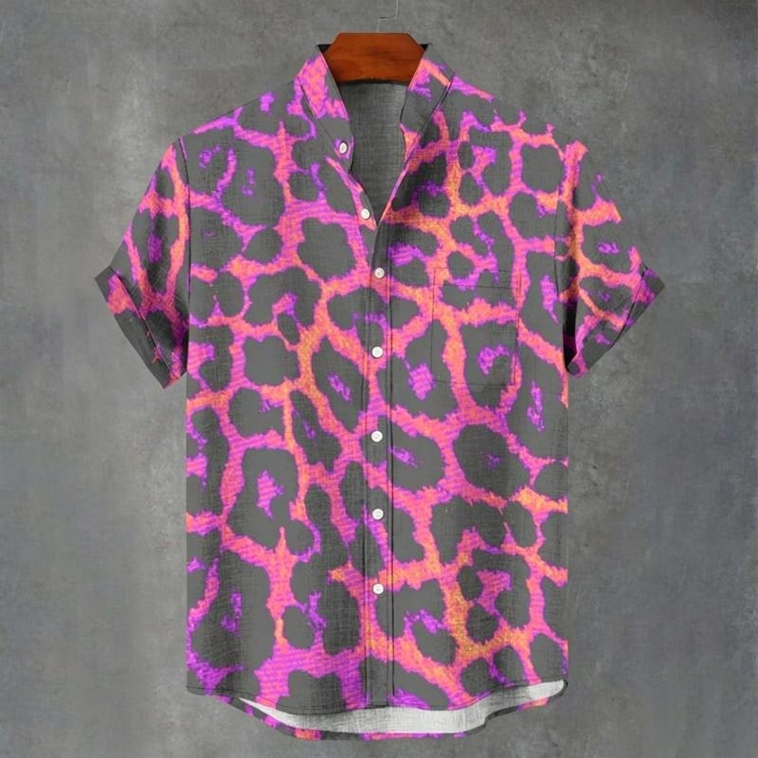 TEMU Camisa de manga corta para hombre con estampado de leopardo, cierre abotonado en el con botones blancos, base con vibrantes patrones