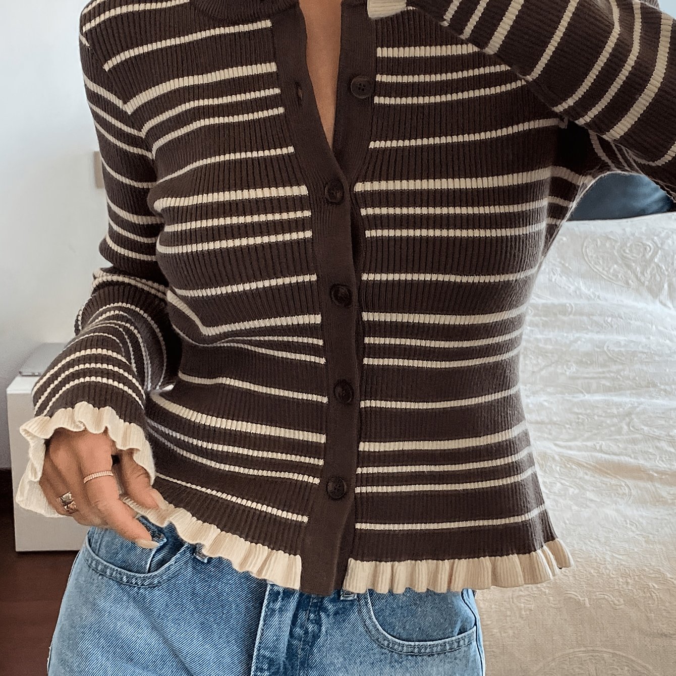 TEMU QD260508262 Vintage Color-Block Gestreiftes Cardigan, Vielseitige Strickjacke, Ausgestellte , Stilvoller und Eleganter Damenpullover