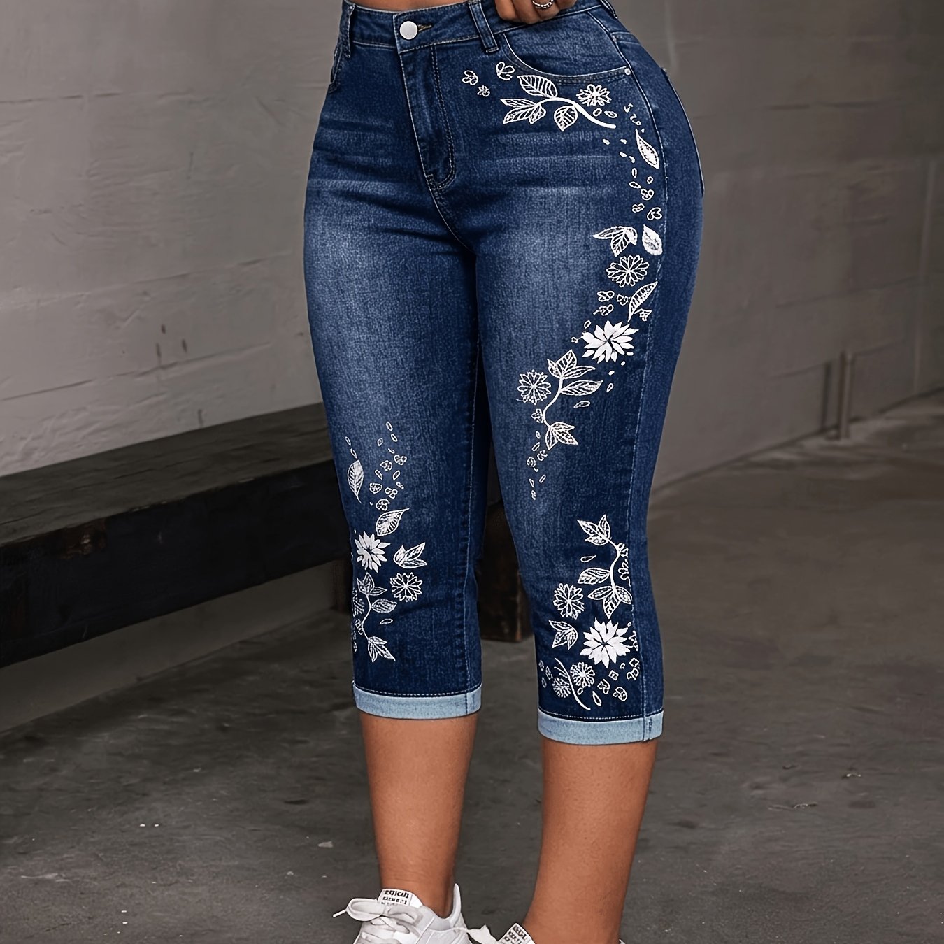TEMU Pantalones Capri cortos de talla grande para mujer con estampado de de mezclilla, floral de enredadera blanca, cintura elástica con un solo