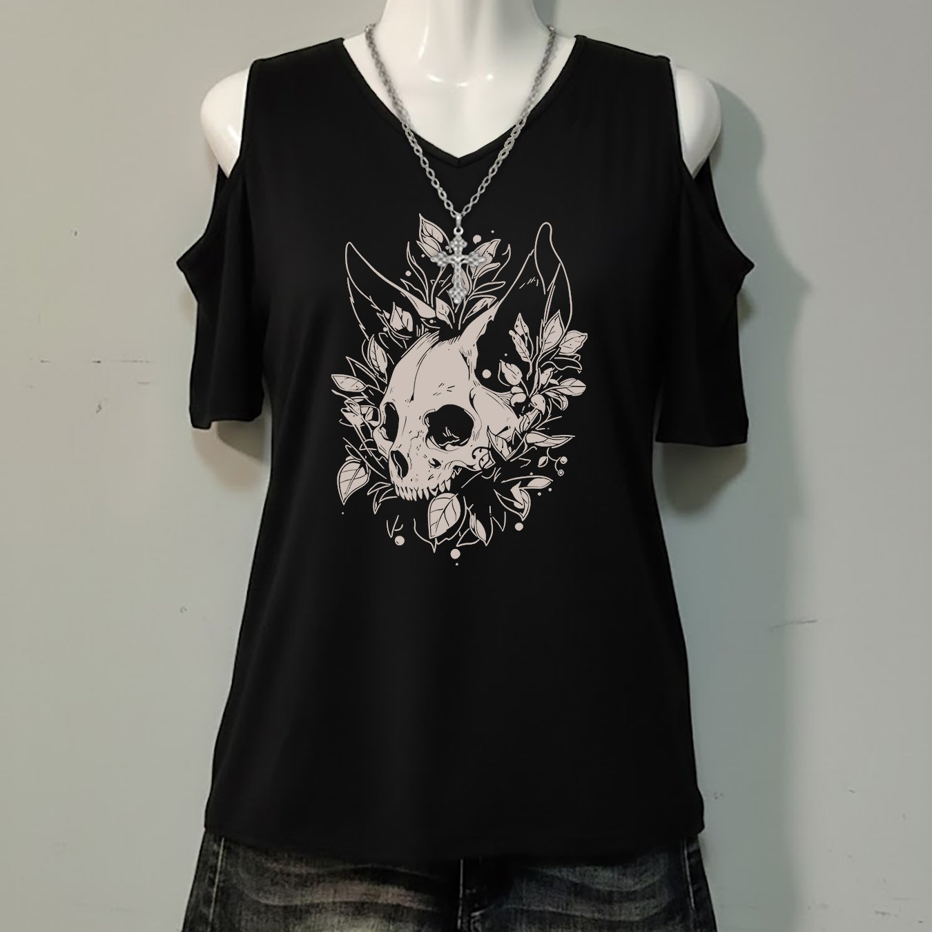TEMU A Beautiful Women's Top Featuring A Skull And Plant Pattern, Loose And Casual Yet Elegant, Perfect For Parties. A Lovely And Fashionable Gift,