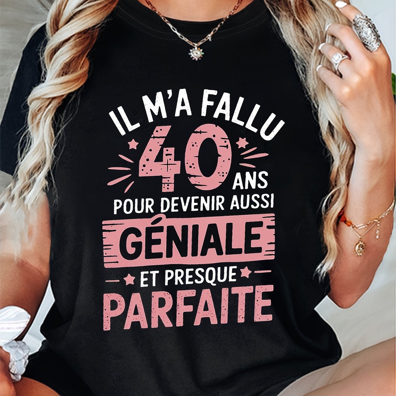 TEMU T-shirt Femme, "IL Ma Fallu 40 Ans Pour Devenir Geniale Et Parfaite" Imprimé Lettres, Manches Courtes Noir Col Rond, Lavable en Machine, Style