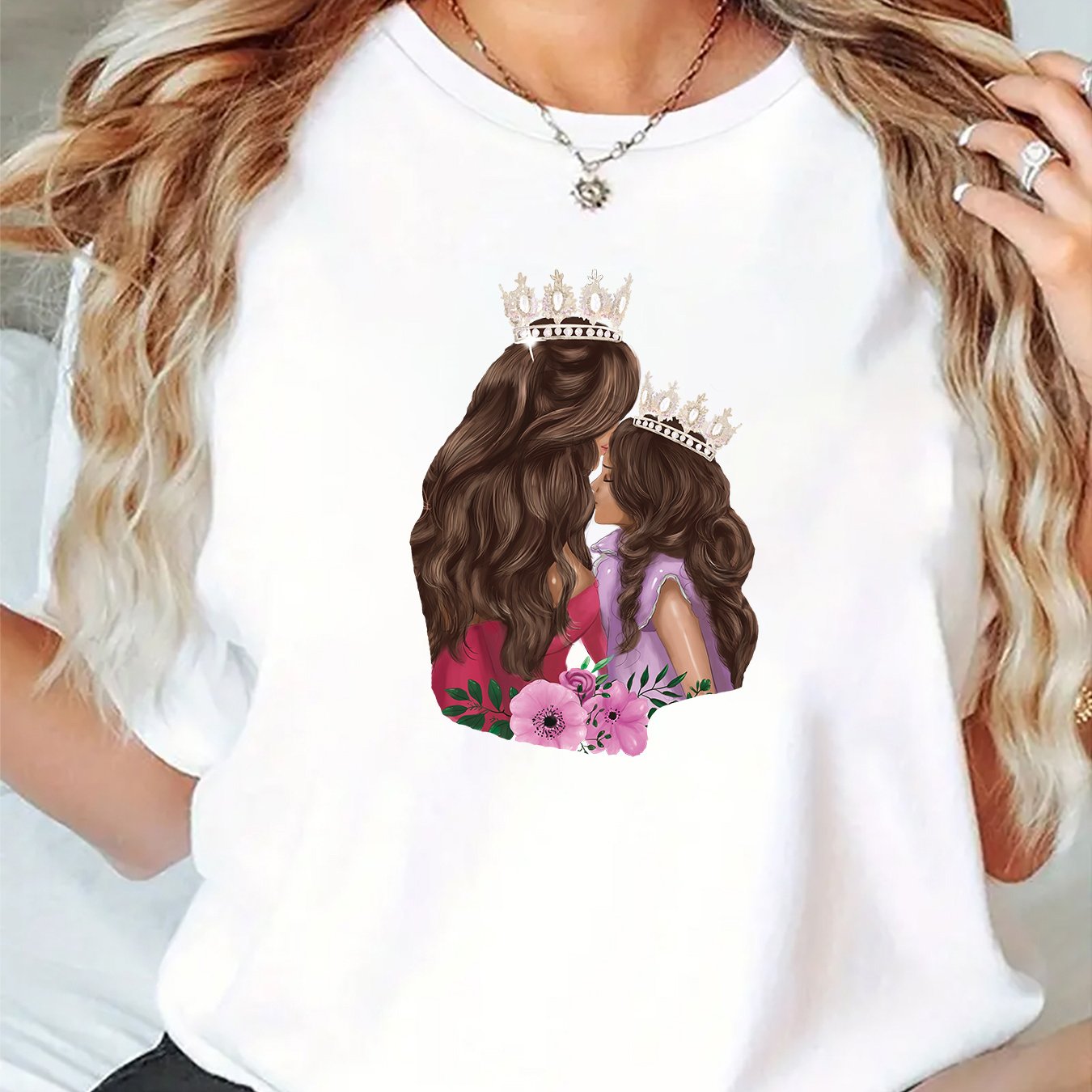 TEMU New Stylish Women's T-shirt Featuring A Crown Mother-daughter Design, Perfect For Casual Wear , Summer, And Autumn. Suitable For Everyday