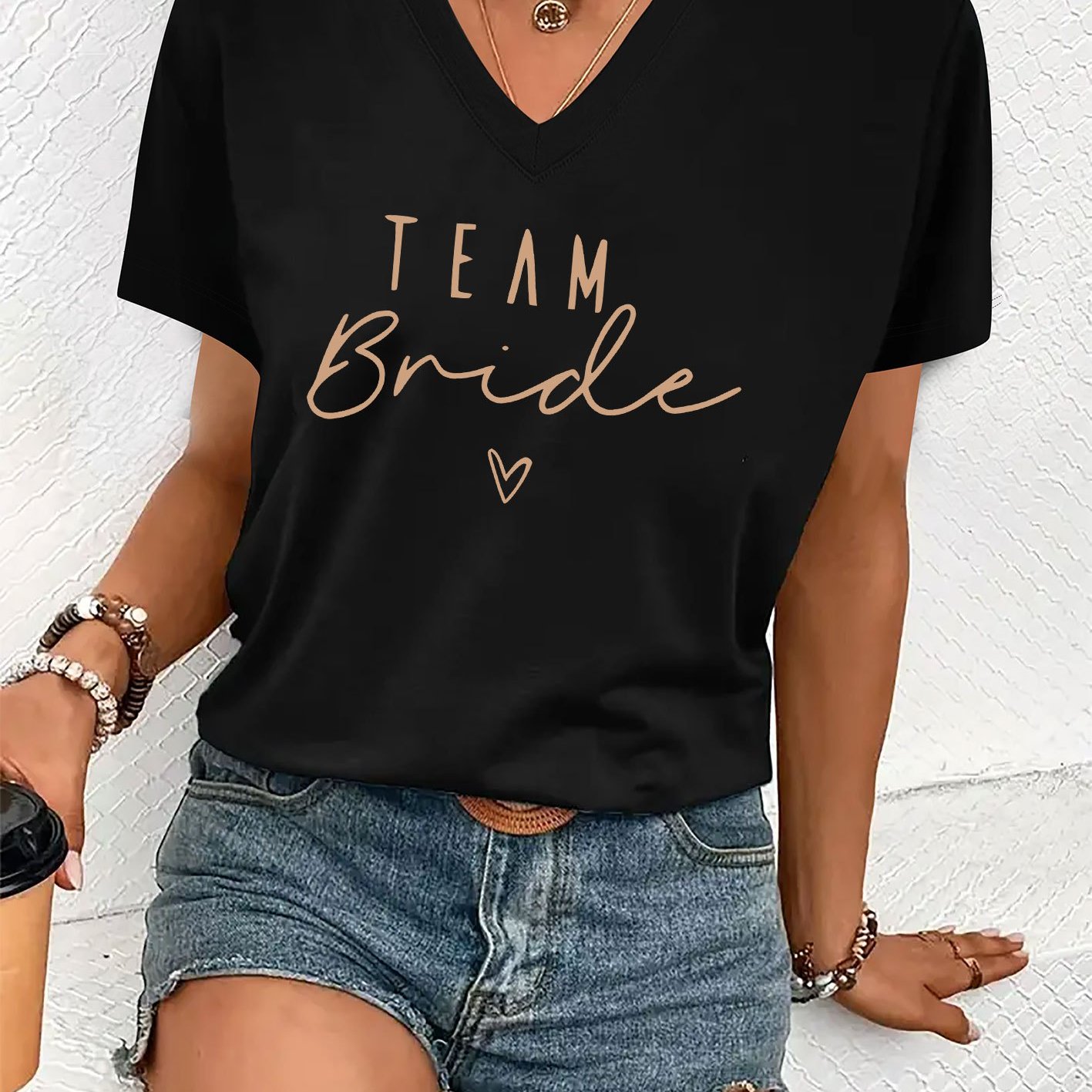E-shop Damen-T-Shirt mit V-Ausschnitt - lässiges Sommer-Top mit "Team-Bride"-Print, weiches und bequemes Material, kurze Ärmel, lässige