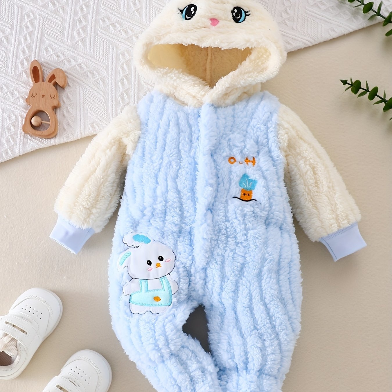 E-shop Warmer Plüsch-Body für Jungen für Herbst/Winter mit niedlicher Hasenstickerei, Kapuzen-Krabbelanzug für Babys 0-, für draußen