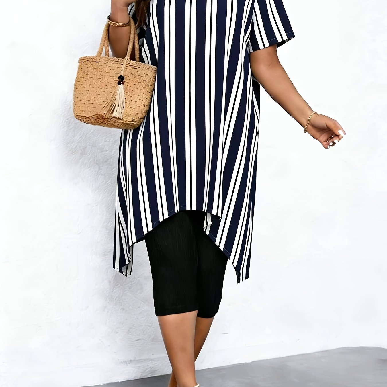 TEMU Plus Size - Plus Size - Retro Vertical Striped V-neck Short Sleeve Top Women's Summer Loose Irregular Long T-shirt