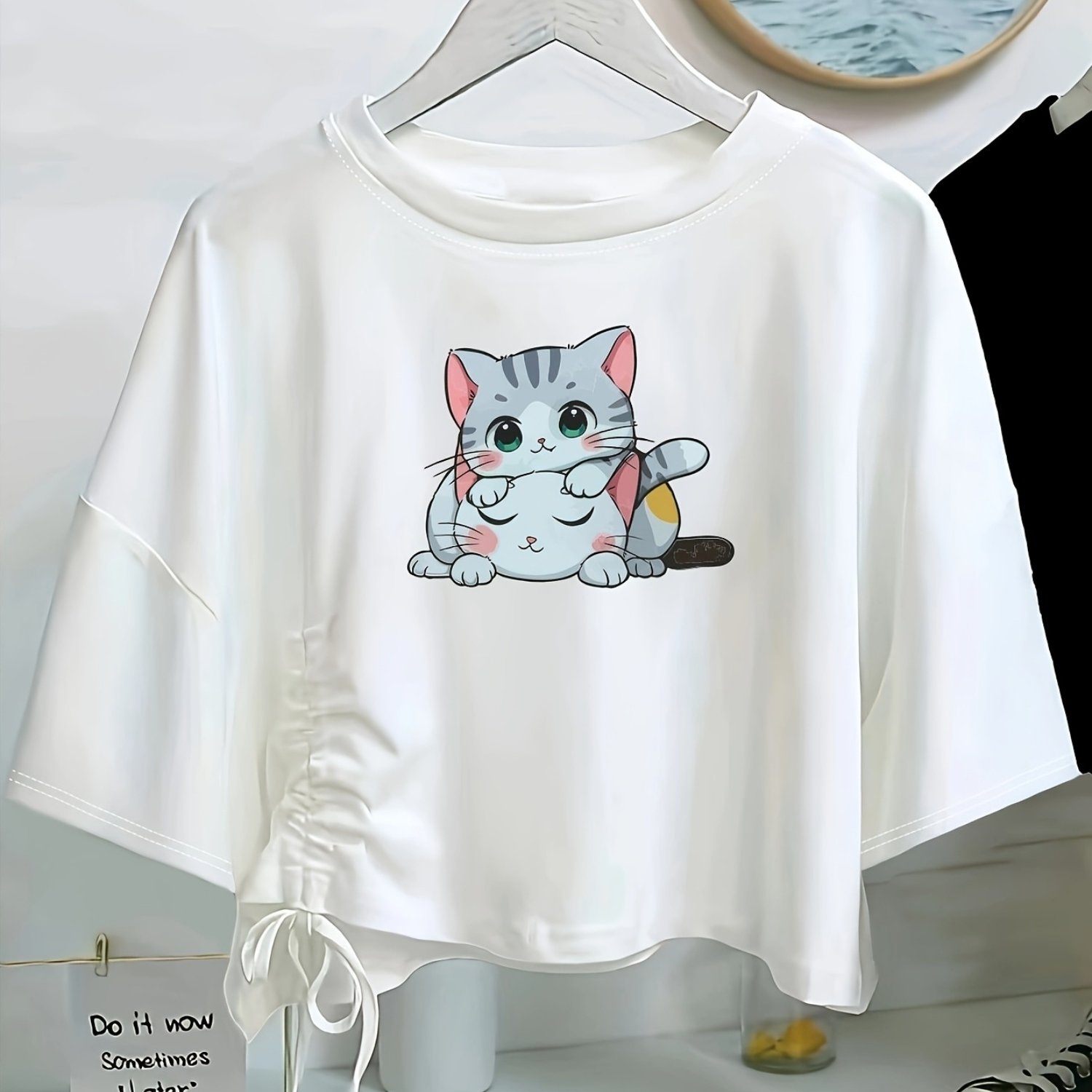 TEMU 귀여운 고양이 프린트와 드로스트링 디테일이 특징인 새로운 여성용 반팔 티셔츠