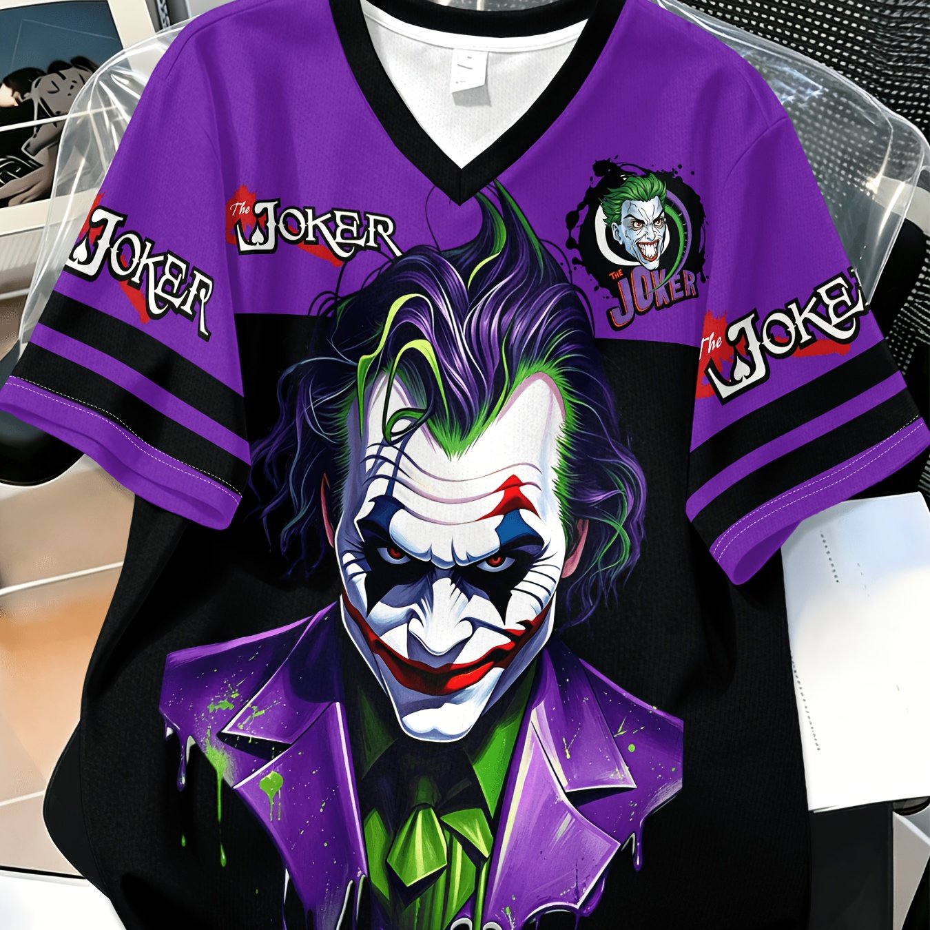 TEMU Joker. Plus Size Men's Digital Printed V-neck Short Sleeve T-shirt. Retro Style, Stripes, Color Blocking. Outdoor Sports. Stylish Design.