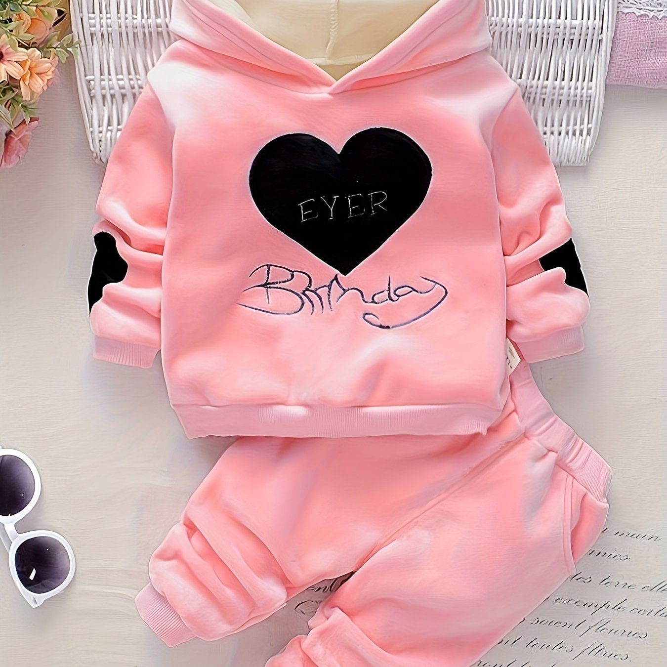 Image of Autumn Winter ' Hooded Heart Print Sweatshirt Set Winter Girls' Casual Fashion Long Pants Two-piece Set, For Outdoor