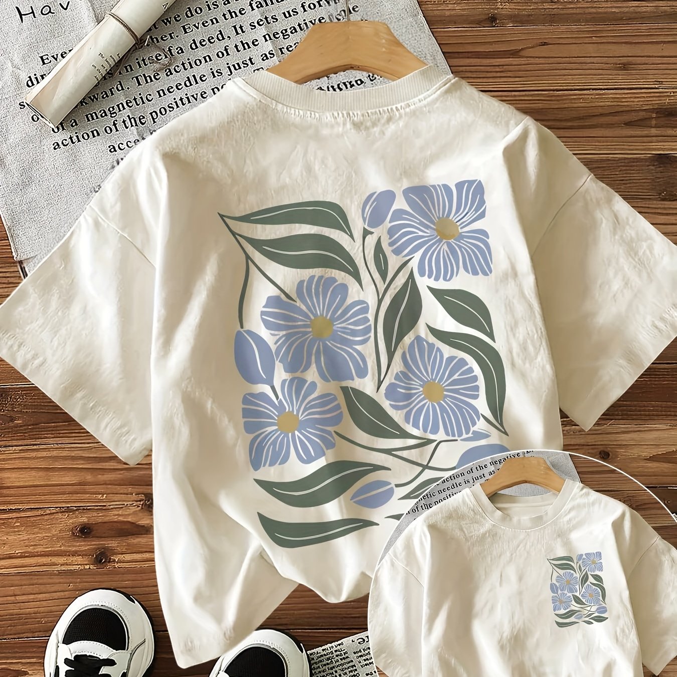 Image of Women's Casual Short Sleeve Crew Neck T-shirt - Floral & Leaf Graphic Print, Relaxed Fit, Breathable Fabric, Machine Washable, Versatile Top, Summer Apparel, Nontransparent Material