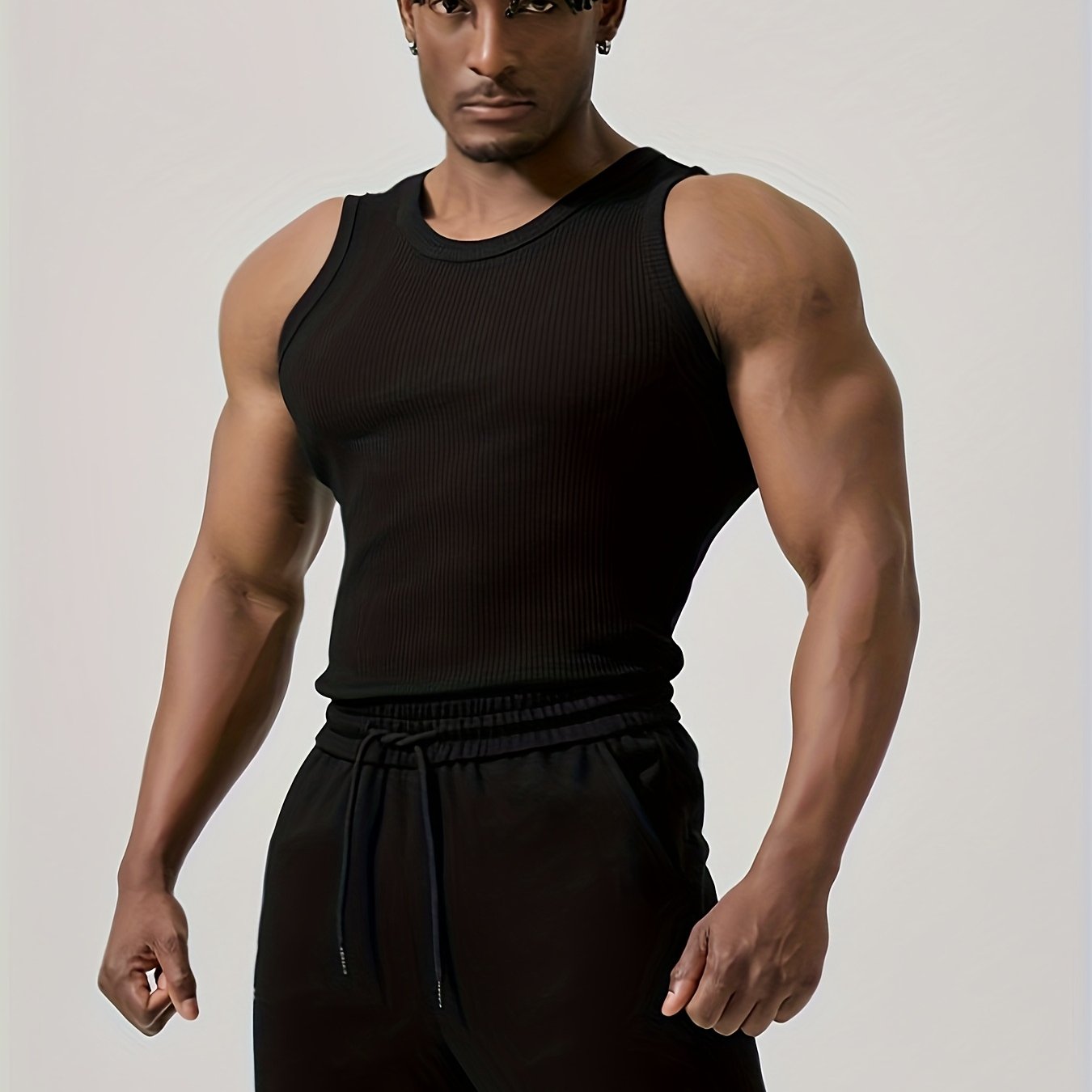 E-shop Herren Ärmelloses Shirt – Enganliegendes Gym-Top mit Rippkragen & Uni-Farbe, Feuchtigkeitstransportierendes Stretchmaterial für Sommer-Workouts