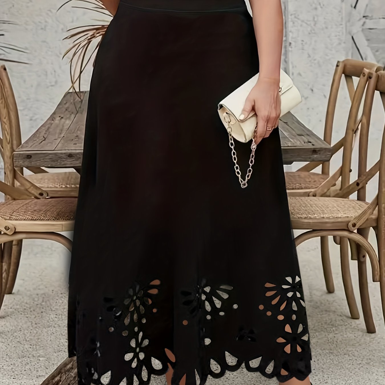 TEMU Nagy méretű, új fekete hosszú bő szoknya kivágott virágos szegéllyel – A varrások mint ecsetek és a szoknya mint vászon, a romantika mint sétáló
