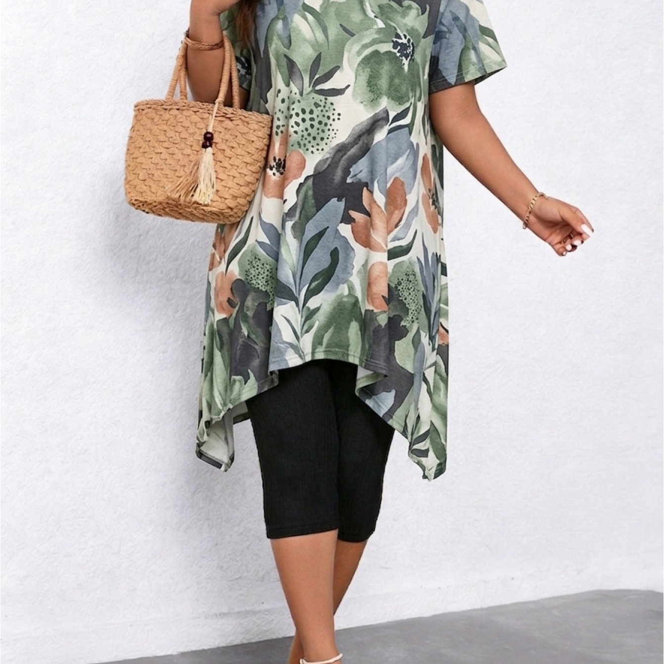 TEMU Plus Size, Flat Print Forest-style Ink Wash Floral T-shirt, Breathable And Versatile, With Irregular Cutting To Conceal And Create A Effect. It