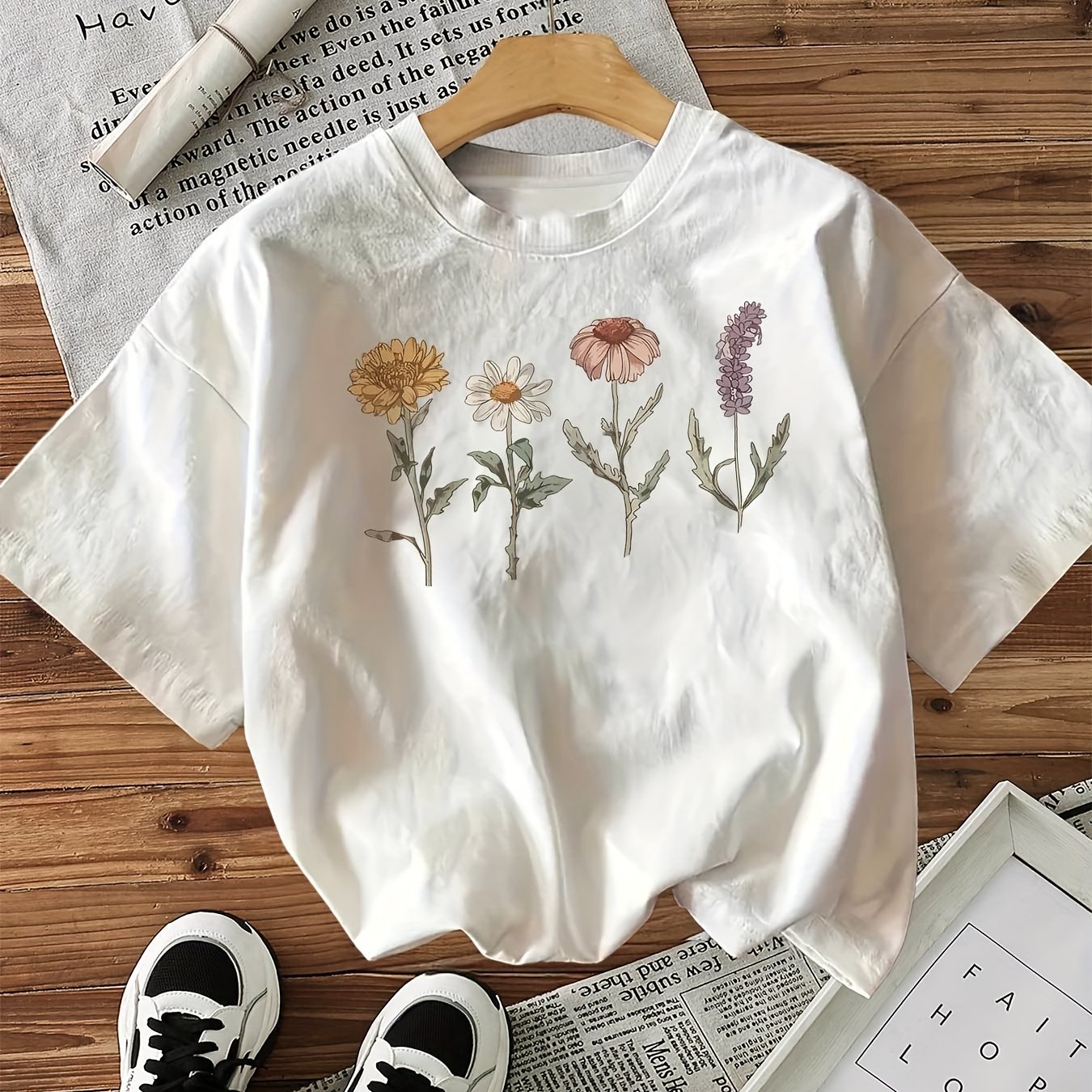 Graphic Print T-shirt, Short Sleeve Crew Neck Casual Top For Summer And Spring, Women's Clothing