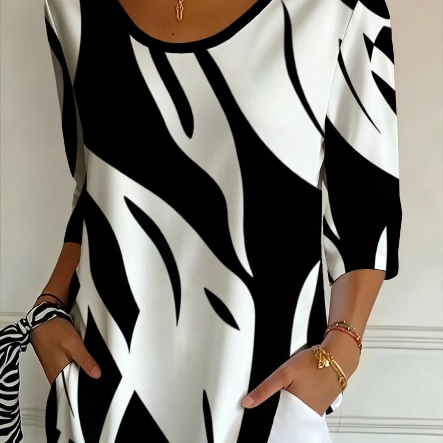 TEMU Women's Printed T-shirt, Zebra-like Pattern, -point Sleeves, Stylish And Dynamic Design, Suitable For Daily Wear And Fashion Occasions