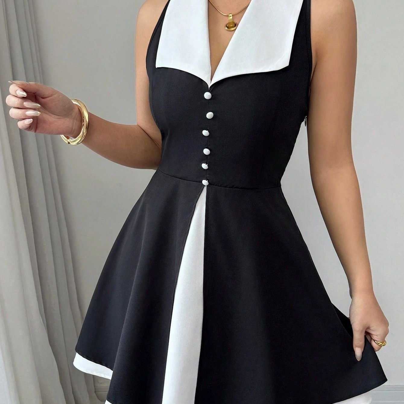 Image of Women's Spring/summer Vintage Contrast Collar Sleeveless Dress | Exquisite Single-breasted Accent, Silhouette, Ideal For Campus Commutes And ' Gatherings