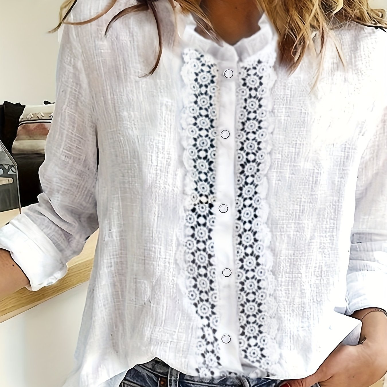 Women's Fashion Lace Elegant Semi-sheer Collar Blouse