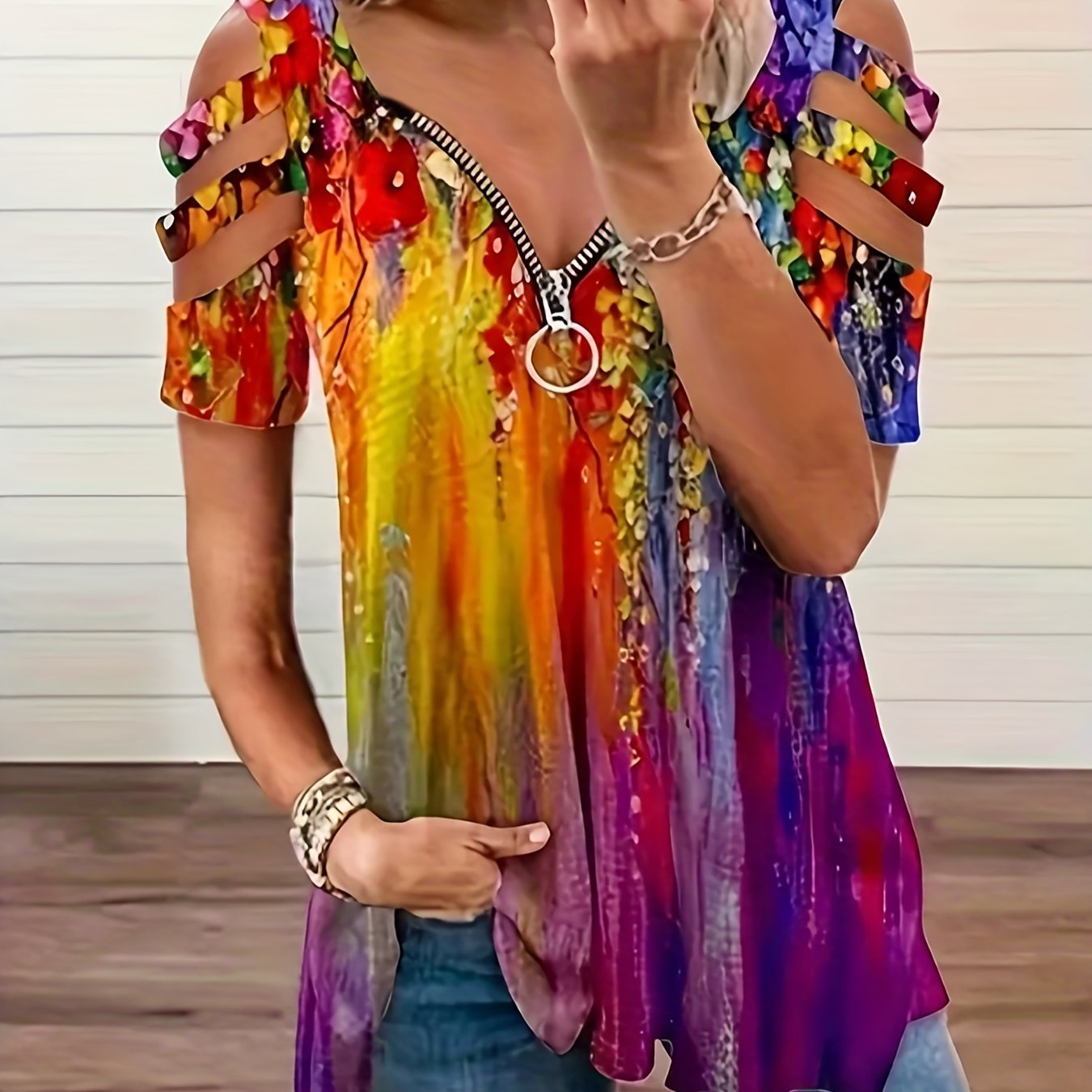 Loose-fitting Short-sleeve Women's T-shirt With A V-neck And Printed Zipper Design