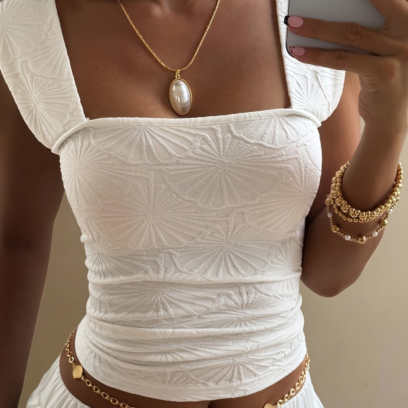 Image of Women' Neck Slim Fit Textured Fabric Casual Summer Fashion Crop Tank Top
