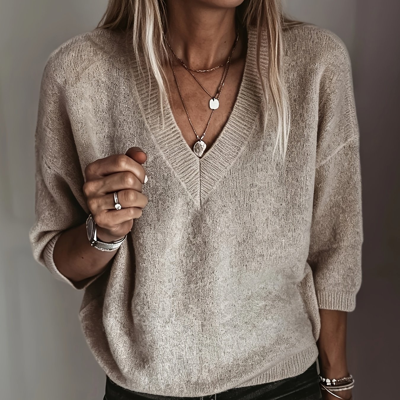 Casual Loose-fitting V-neck Top, Short Sleeves, Soft And Cozy Sweater, Wear And Flattering