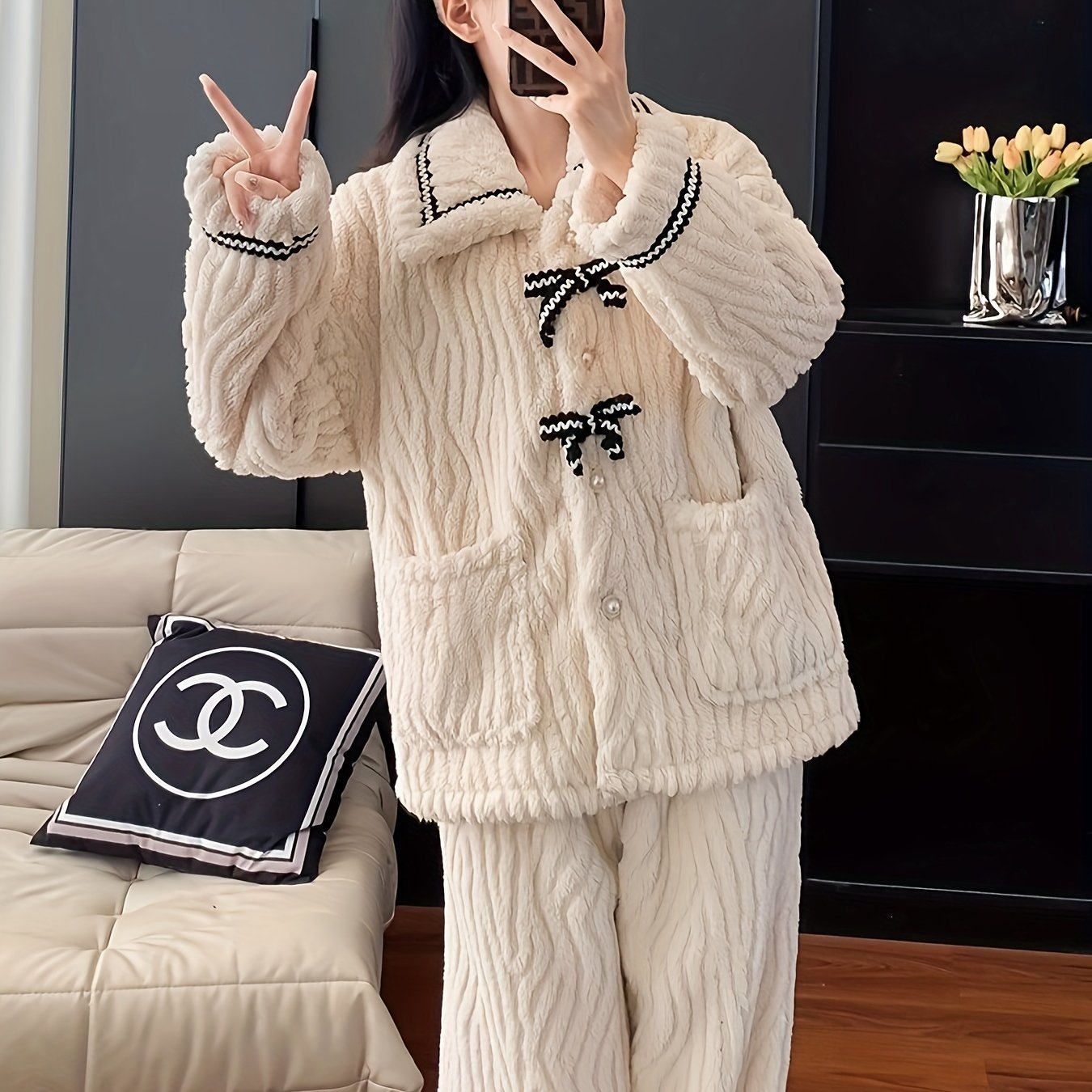 TEMU Elegant Butterfly Patterned Polyester Pajama Set For Women - Knit Fabric, Round Neck, Adult Comfortable Loungewear With Fleece