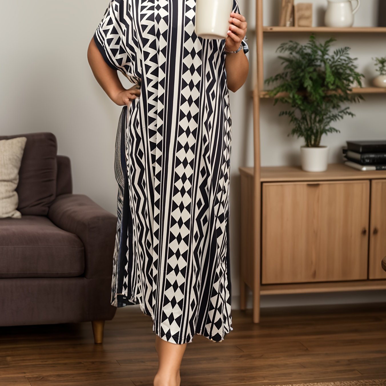 Plus Size Women's Black And White Geometric Minimalist Style Batwing Sleeve Midi Dress Nightgown