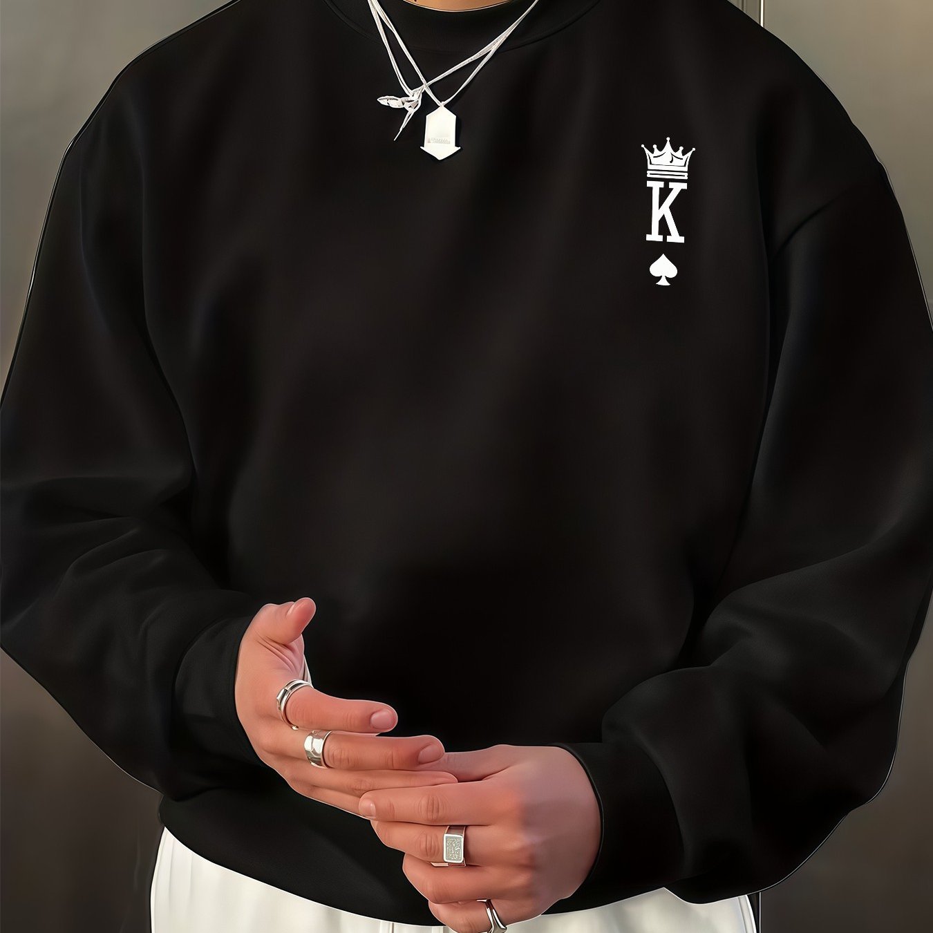 Image of Men's Black Crewneck Sweatshirt Featuring Crown And Spade , Streetwear-inspired, Slim Fit With , Perfect Autumn/winter Casual Attire - Ships From Europe