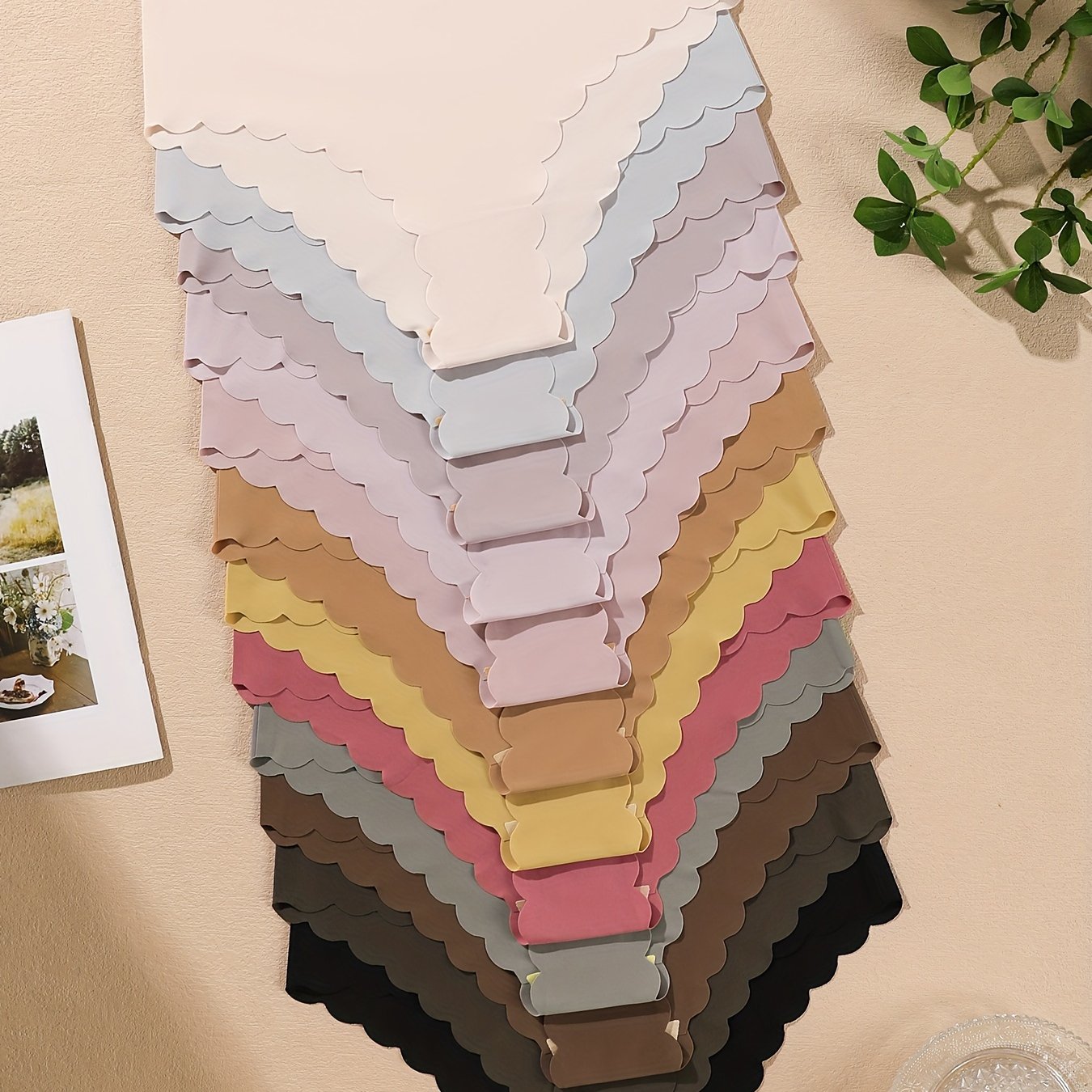12pcs Set Solid Color Scalloped Shell-edge Seamless Fabric Women's Panties, Elegant -piece Quick-drying Comfortable Briefs