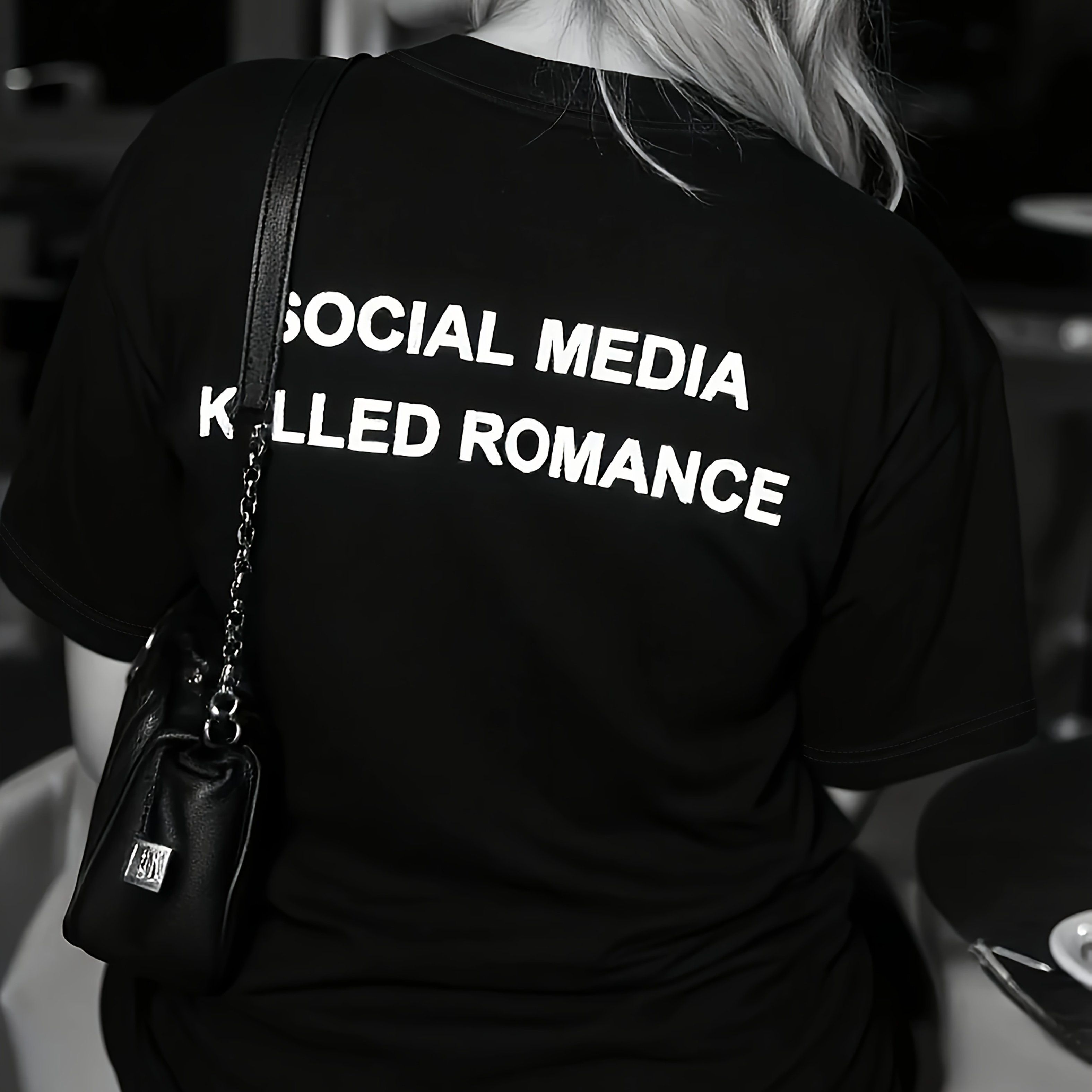 Image of A Casual Round Neck Is Lightweight And Breathable, Featuring A Slogan Printed On The Back Saying 'social Media '. Machine Washable And An For Women's Spring And Summer Attire