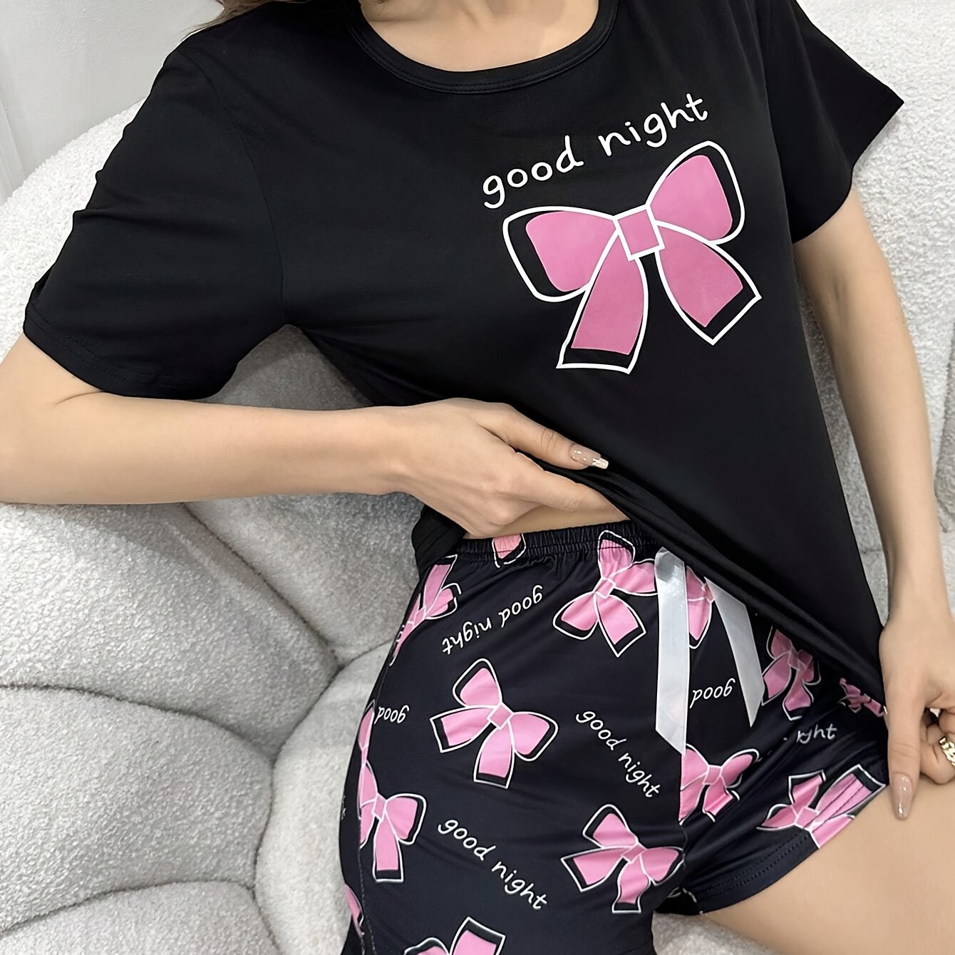 E-shop Damen Pyjama Set. Perfektes Passform. Rundhals Kurzarm Oberteil mit "" Druck & Shorts mit elastischem Bund, lässiger Stil, Tragen,