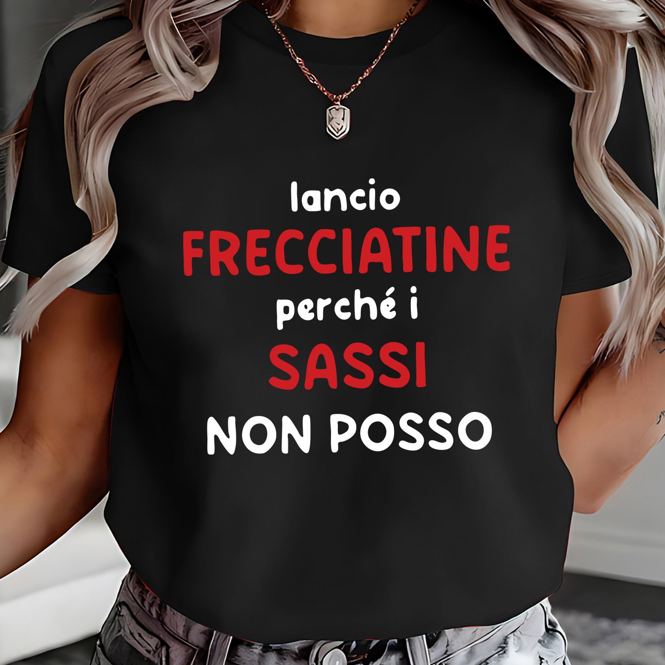 TEMU L' testo in , traducendosi in 'Lancio freccette perch矇 non posso pietre' insieme a una descrizione di una felpa stampata per e l'estate, una
