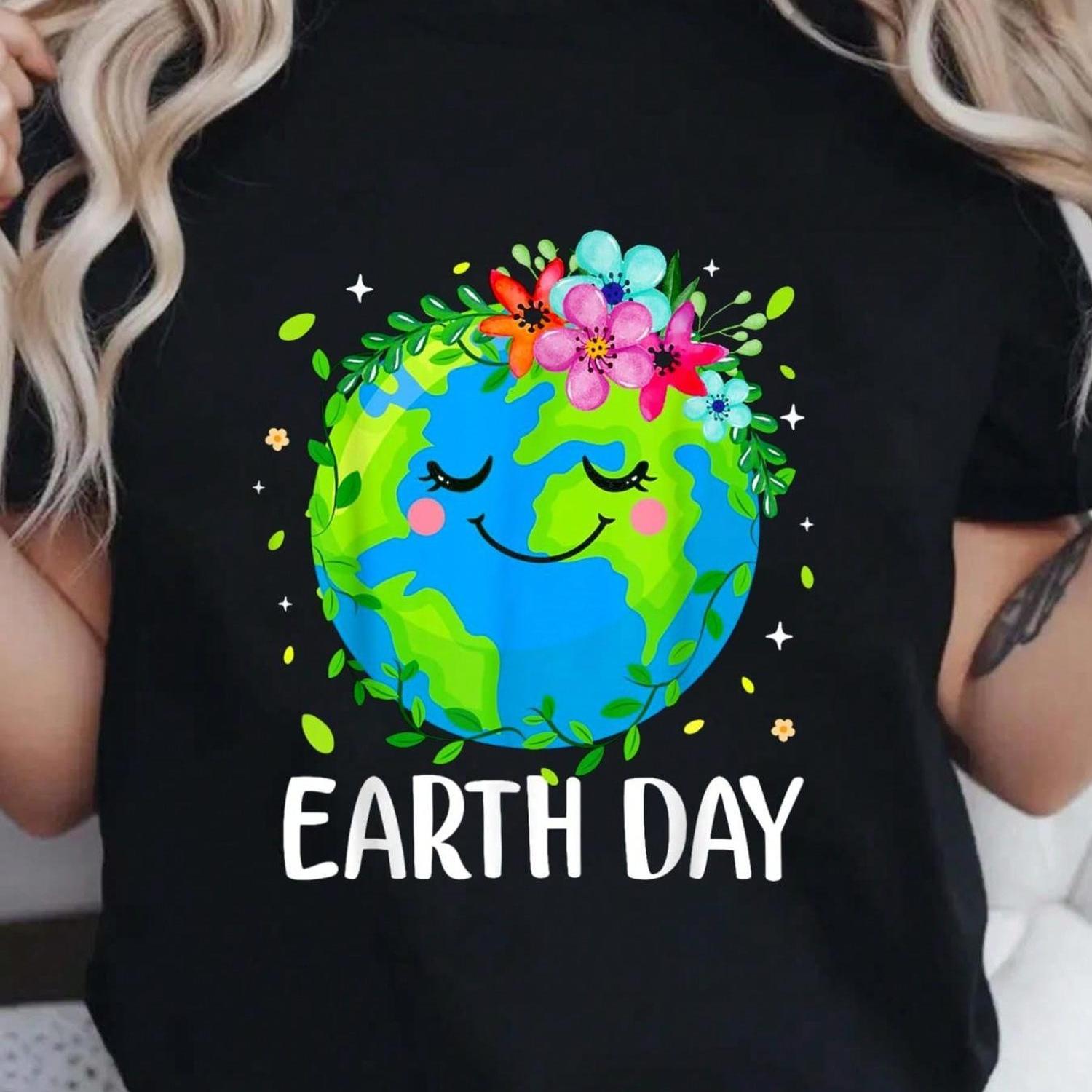 TEMU Women's Earth Day 2025 Graphic T-shirt - Cute Floral Earth Crew Neck Short Sleeve Tee, Black Casual Comfortable Top For Summer & High-quality Apparel, Casual Summer Tee | Vibrant Earth Design |