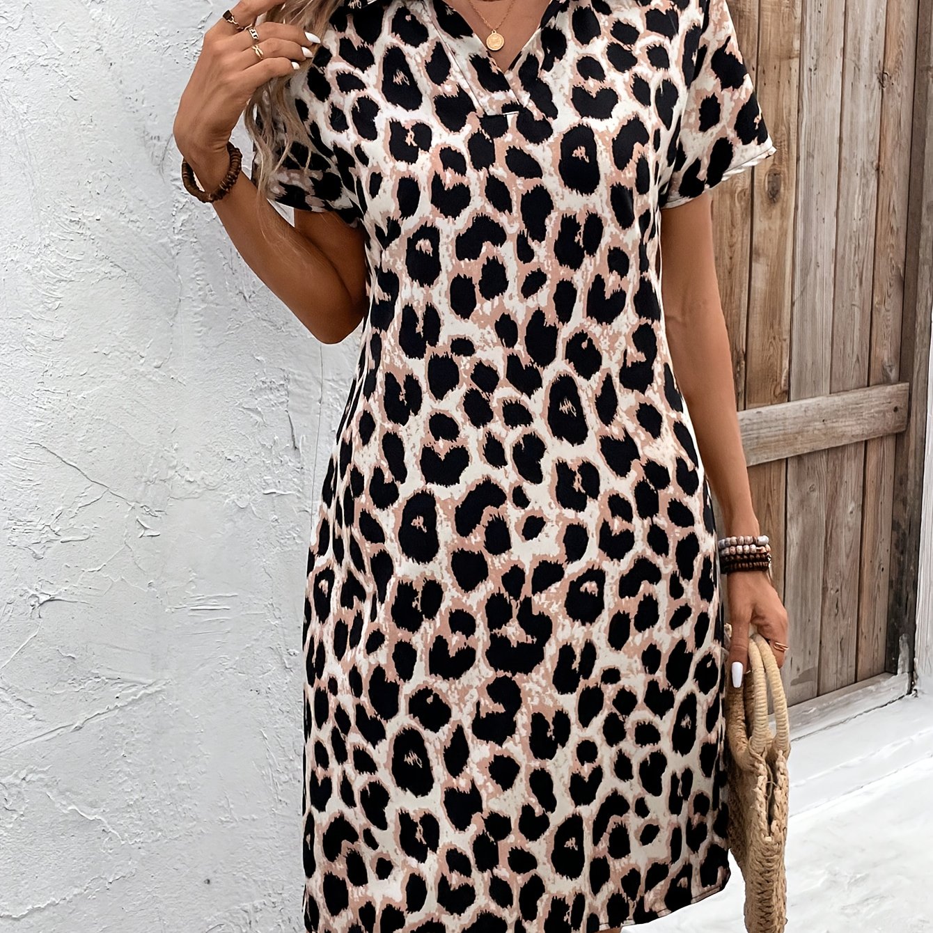 E-shop Europäisches und Amerikanisches Frühling-Sommer Neues Großformatiges Zufällig Bedrucktes Kleid mit Eleganter Freizeit-V-Ausschnitt für die