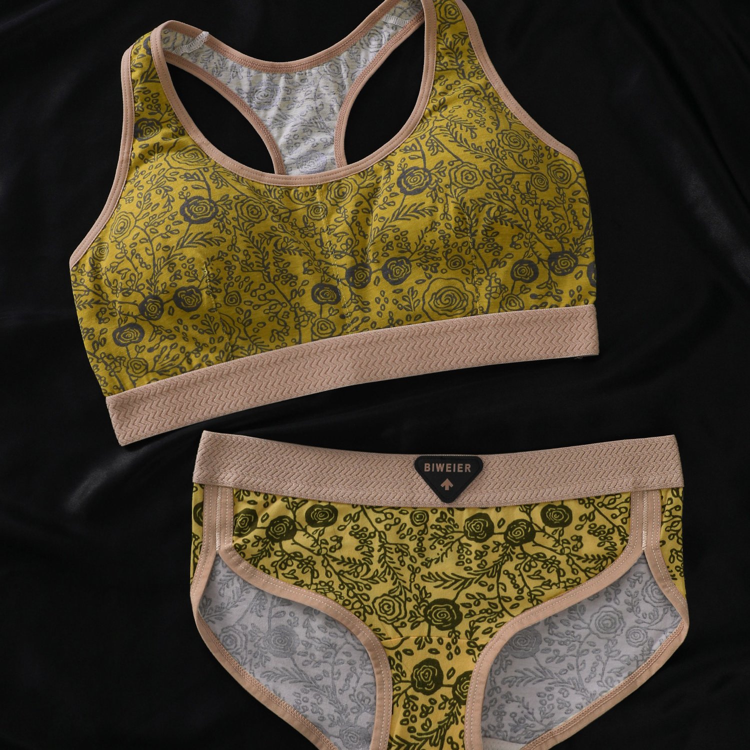 Image of Women' Retro Rose Print Underwear Full Set - Soft Briefs With Detachable Bra Pads, Non-sheer Suitable For Sports, Home & Casual Attire, Elegant Bra System For Ladies (hand Washable)