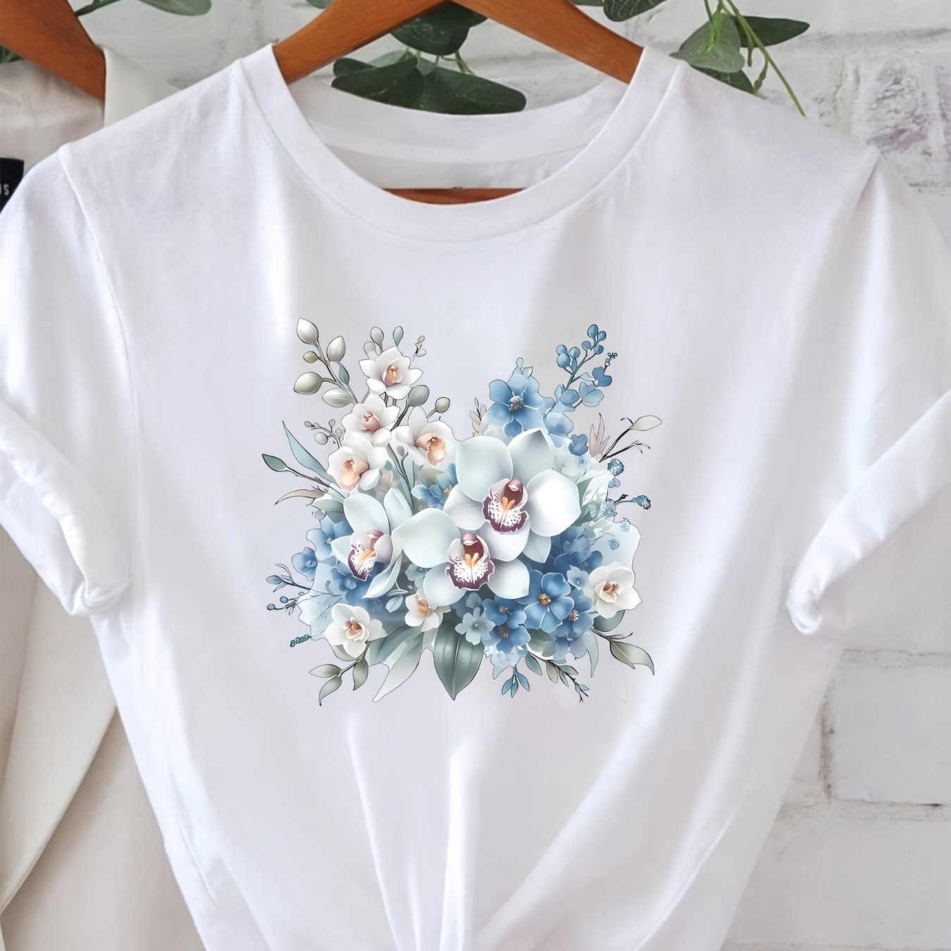 TEMU Plus Size - Plus Size - A Stylish And Casual Round-neck T-shirt For Women, Featuring A Gentle Floral Print, Perfect For Spring And Summer. Ideal