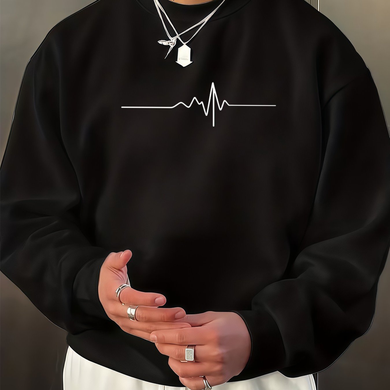 Image of Men's Black Heartbeat Graphic Crewneck Sweatshirt: Casual Urban Style, Loose Fit & - Perfect For Fall/winter, Ships From Europe