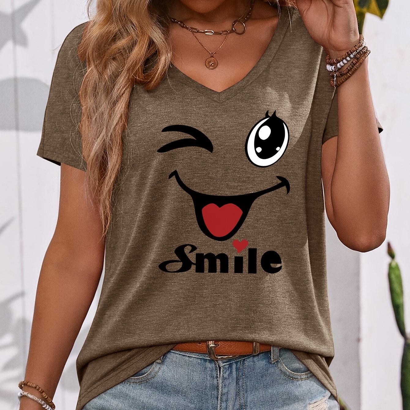 TEMU With "smile" Slogan And Heart-pattern Print On A Printed V-neck Short-sleeve T-shirt. Simple And Casual For Daily , Suitable For Leisure And S,