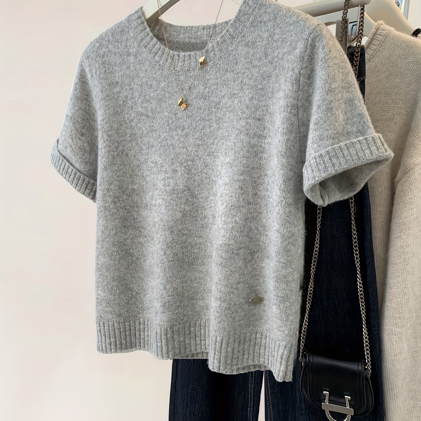 New Women's Crew Neck Top With Small Iron Tag Decoration, Elegant And Versatile