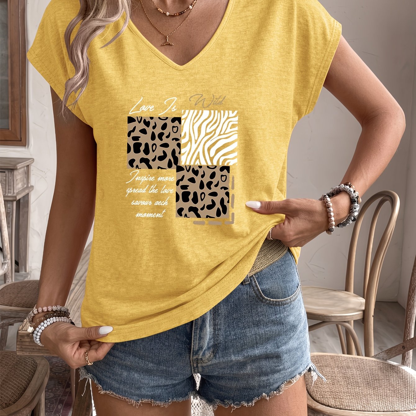 TEMU T-shirt manches à col en V avec motif imprimé "Love Is Wild Etc." et patchwork géométrique carré à imprimé léopard et zèbre, idéal pour