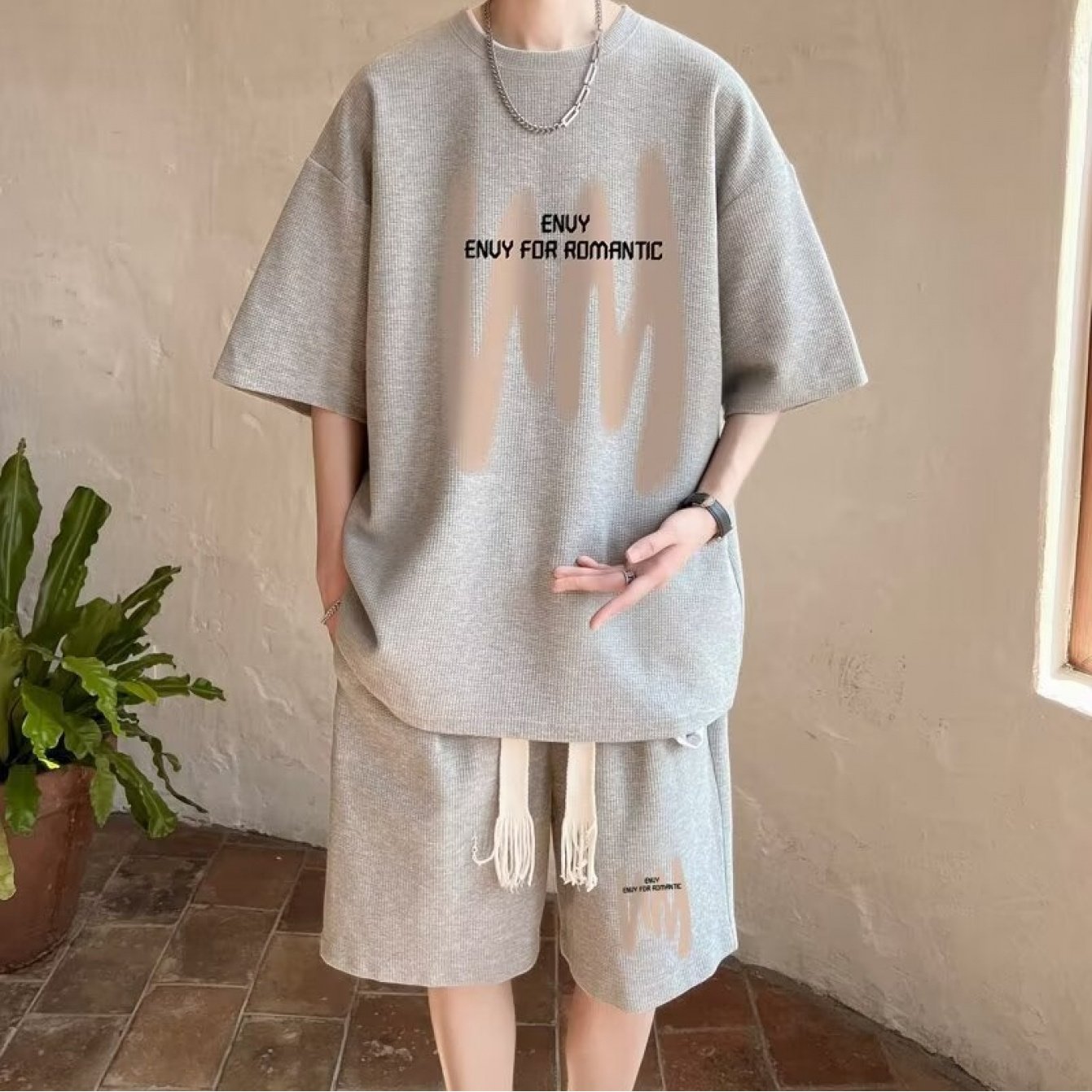 TEMU プラスサイズ 夏ファッション トレンディな服装 スタイル ティーンエイジャー・若い男性向け スポーティー＆カジュアル（半袖シャツ＋ショートパンツ） 通気性 家でのくつろぎやお出かけに最適 スリッパやスニーカーとの組み合わせに 様々なシーンに適応 プラスサ...