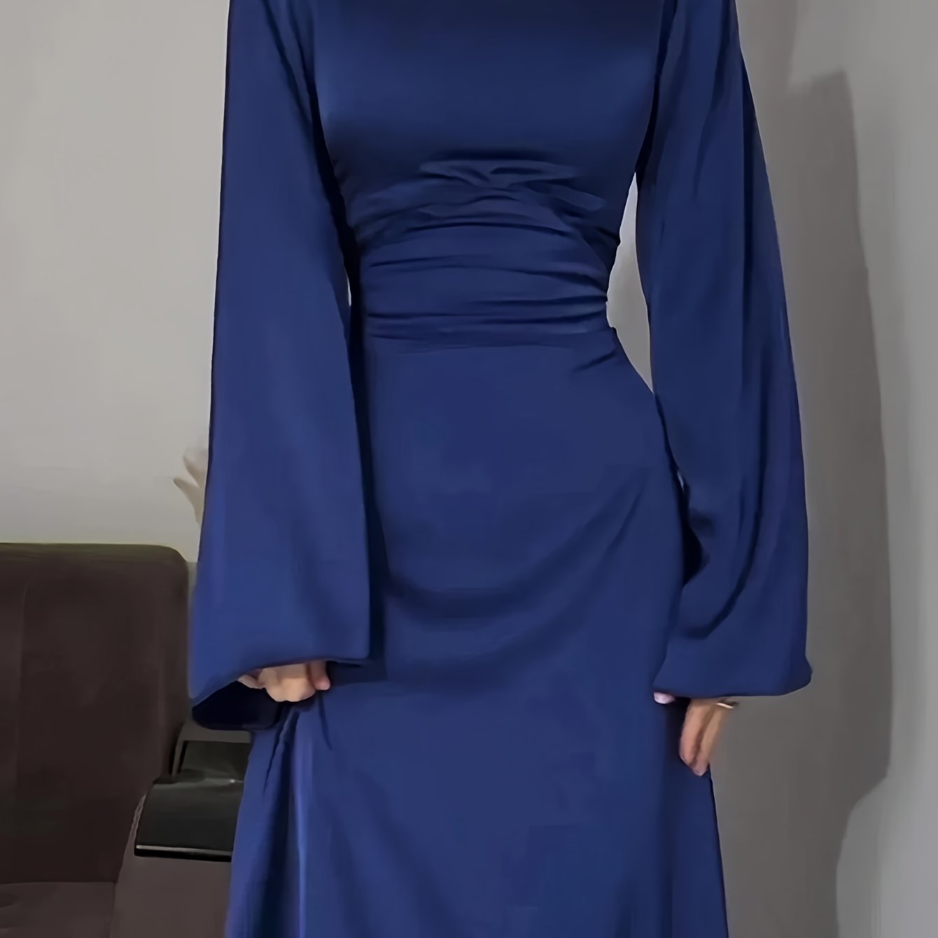 E-shop Elegantes Damen Kleid mit langem Rückenband und langen Ärmeln