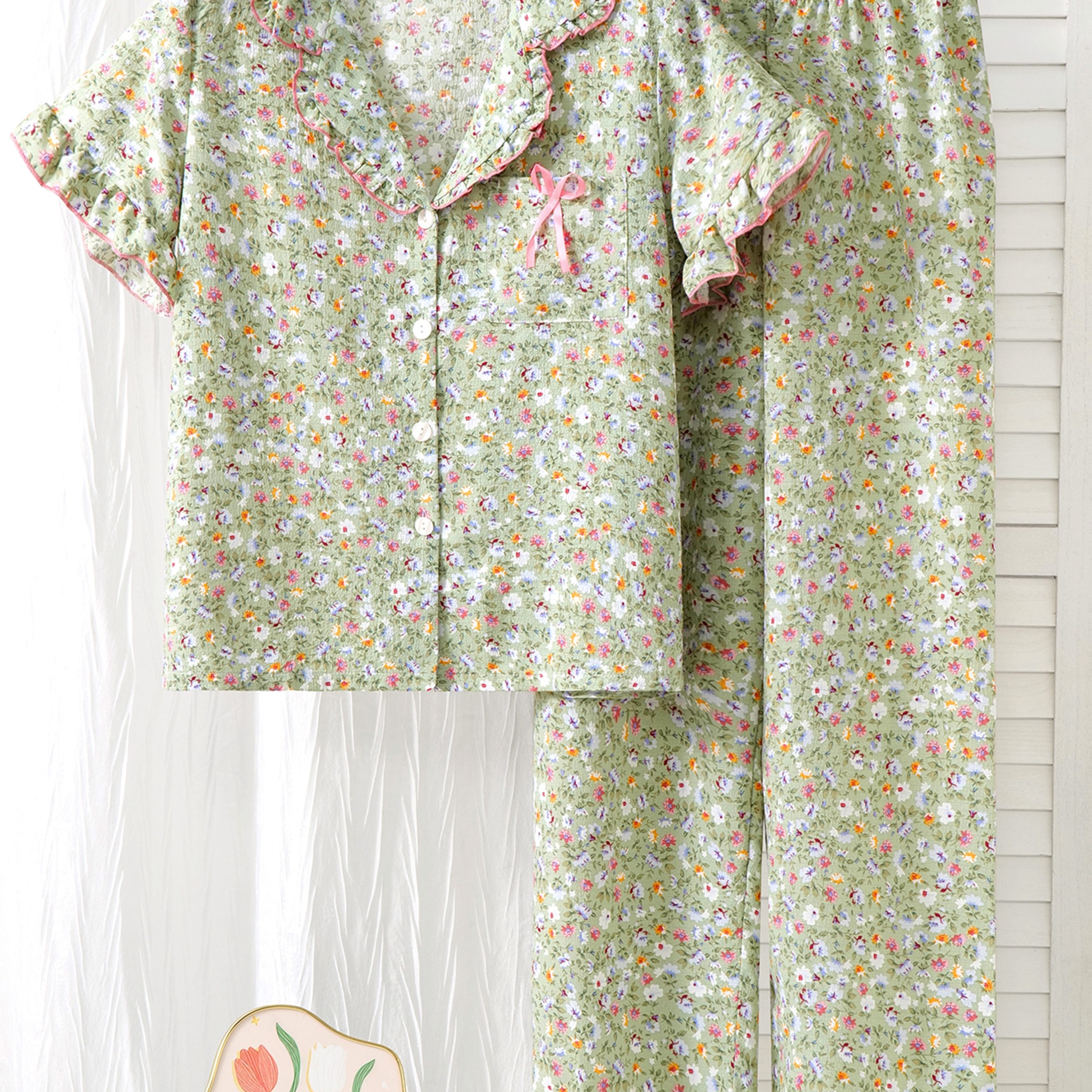 E-shop Pyjama-Set mit grünem zufälligem Blumendruck, Rüschen-Top mit kurzen Ärmeln langer Hose mit , entspannte, bequeme elegante Freizeitkleidung mit