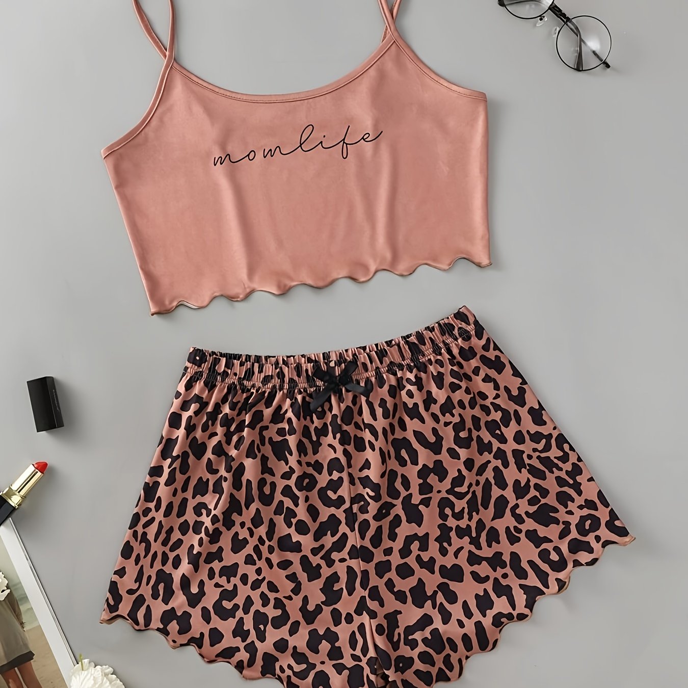 TEMU ชุดนอนพิมพ์ลายสำหรับผู้หญิง ใส่ได้ทั้งฤดูใบไม้ผลิและฤดูร้อน | เสื้อกล้ามสายเดี่ยวใส่สบายและกางเกงขาสั้นเอวยางยืด แต่งดีเทลชายเสื้อแบบ Lettuce