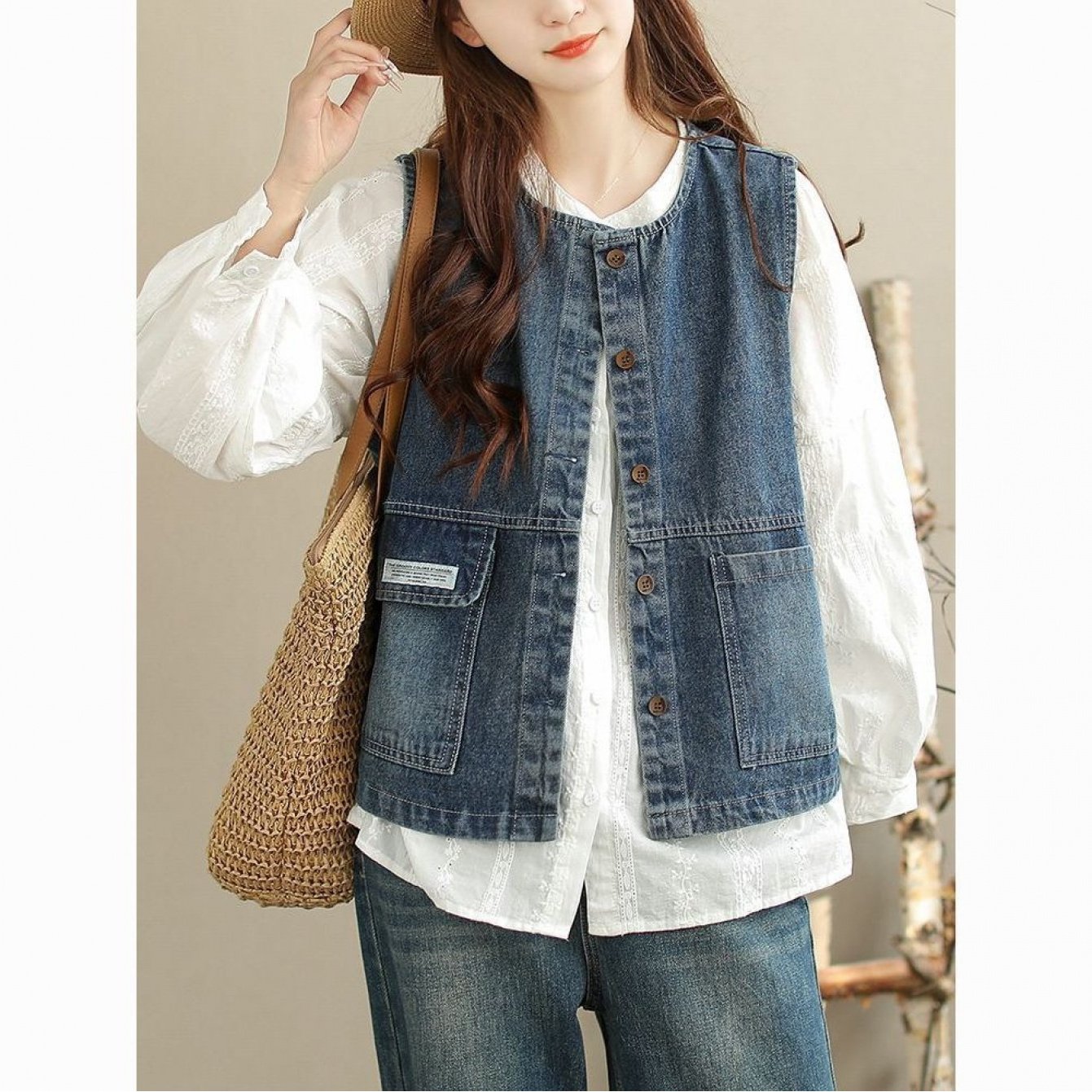 TEMU 【商品名】レディース ス デニムベスト。春と秋のレイヤリングに最適。新しいデザインは、着心地の良いながらも着回しも楽しみ。ノースリーブスタイルが特徴。は、ルーズフィット、ドルック、魅力的な。