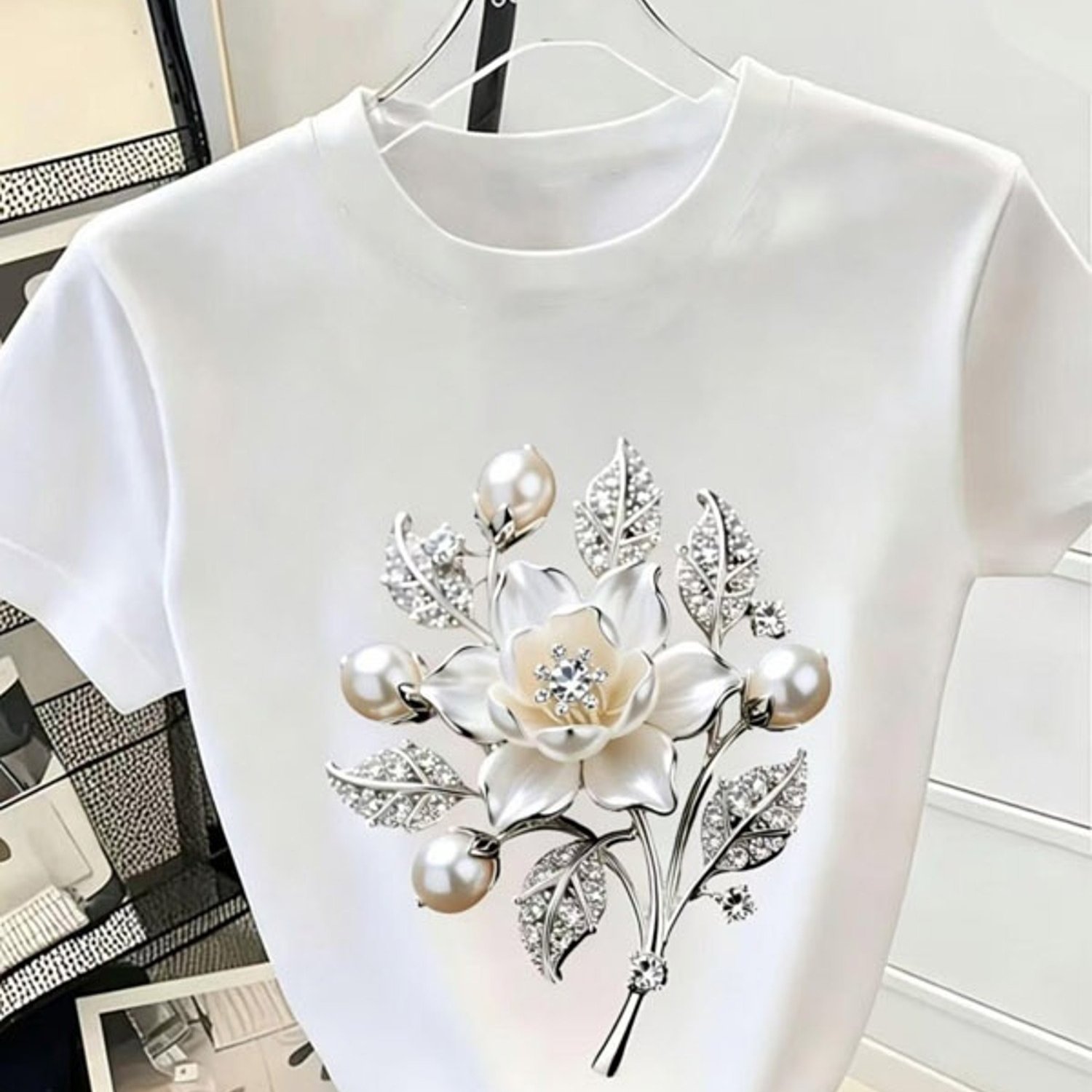TEMU Camiseta Blanca Elegante con Estampado Floral y Manga Corta, Cuello de Tela, Top Casual, Tallas Disponibles, para el Uso Diario Casual y para